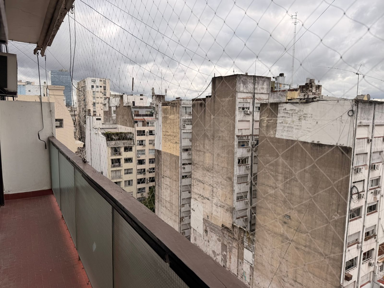Departamento 4 ambientes súper luminoso con balcones en Tribunales - 46