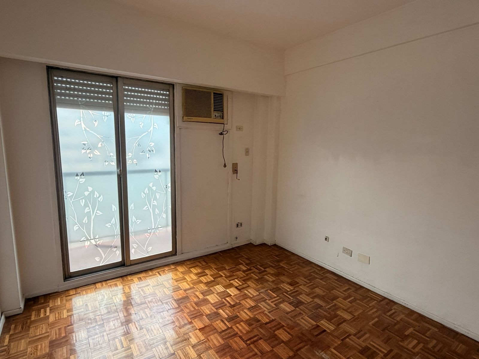 Departamento 4 ambientes súper luminoso con balcones en Tribunales - 14