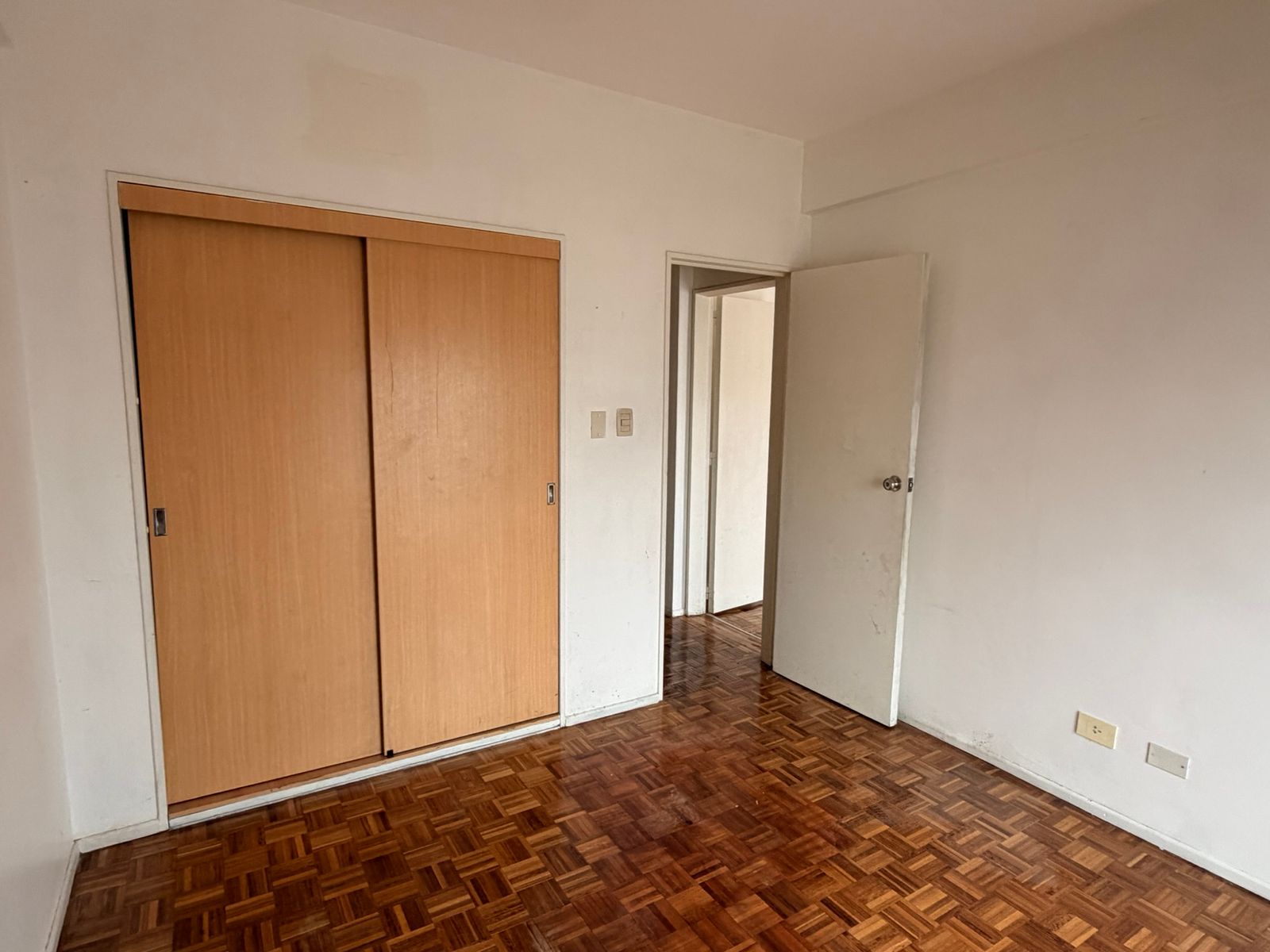 Departamento 4 ambientes súper luminoso con balcones en Tribunales - 15