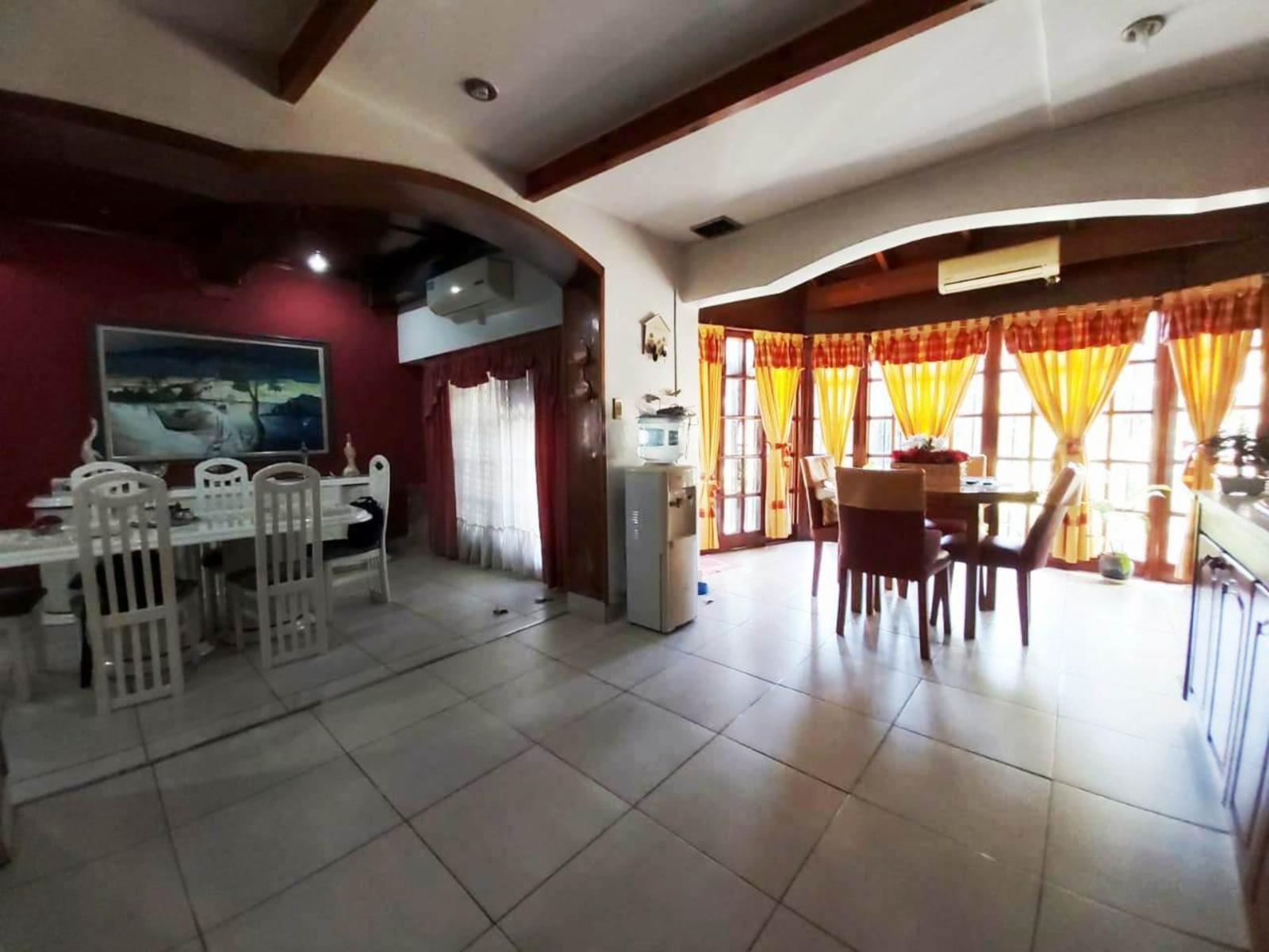 IMPORTANTE CHALET SOBRE 2 LOTES EN EL PALOMAR DE 4/5 AMBIENTES. — foto 8