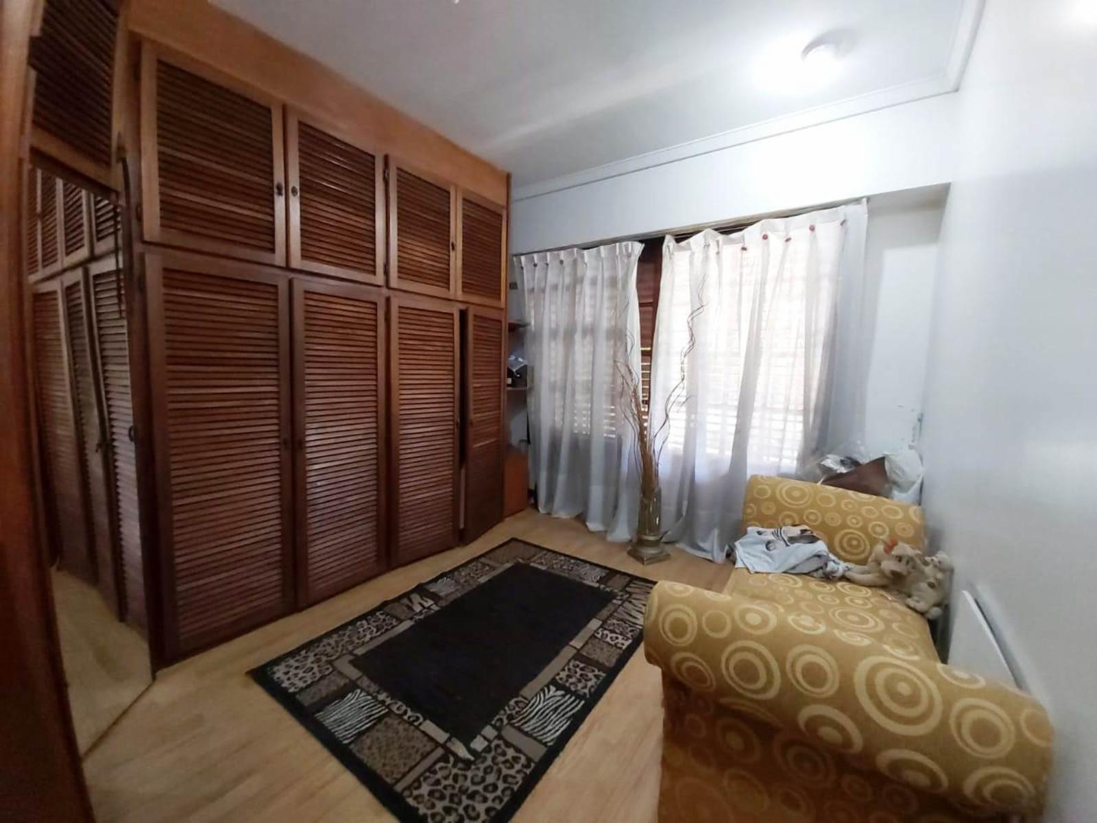 IMPORTANTE CHALET SOBRE 2 LOTES EN EL PALOMAR DE 4/5 AMBIENTES. — foto 11
