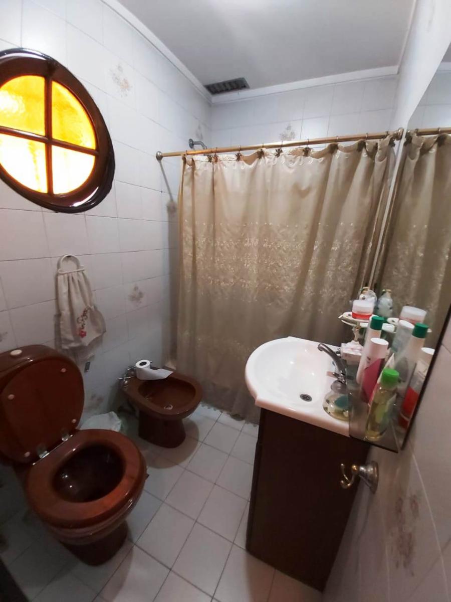IMPORTANTE CHALET SOBRE 2 LOTES EN EL PALOMAR DE 4/5 AMBIENTES. — foto 15