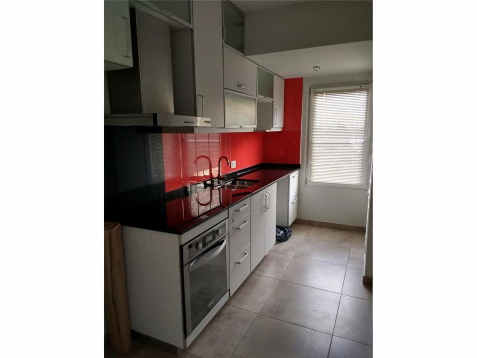 DEPARTAMENTO 3 AMBIENTES CON COCHERA CUBIERTA &quotnuevo precio&quot — foto 2