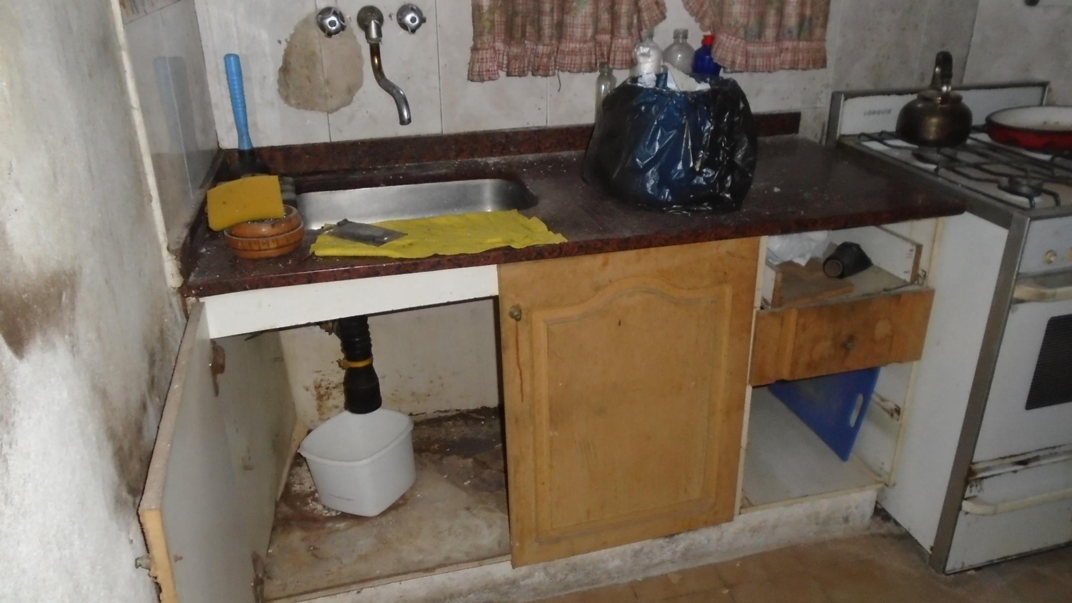 Casa 6amb en esquina en Pasajes de Parque Chacabuco Ideal 2 Flias A RECICLAR — foto 5