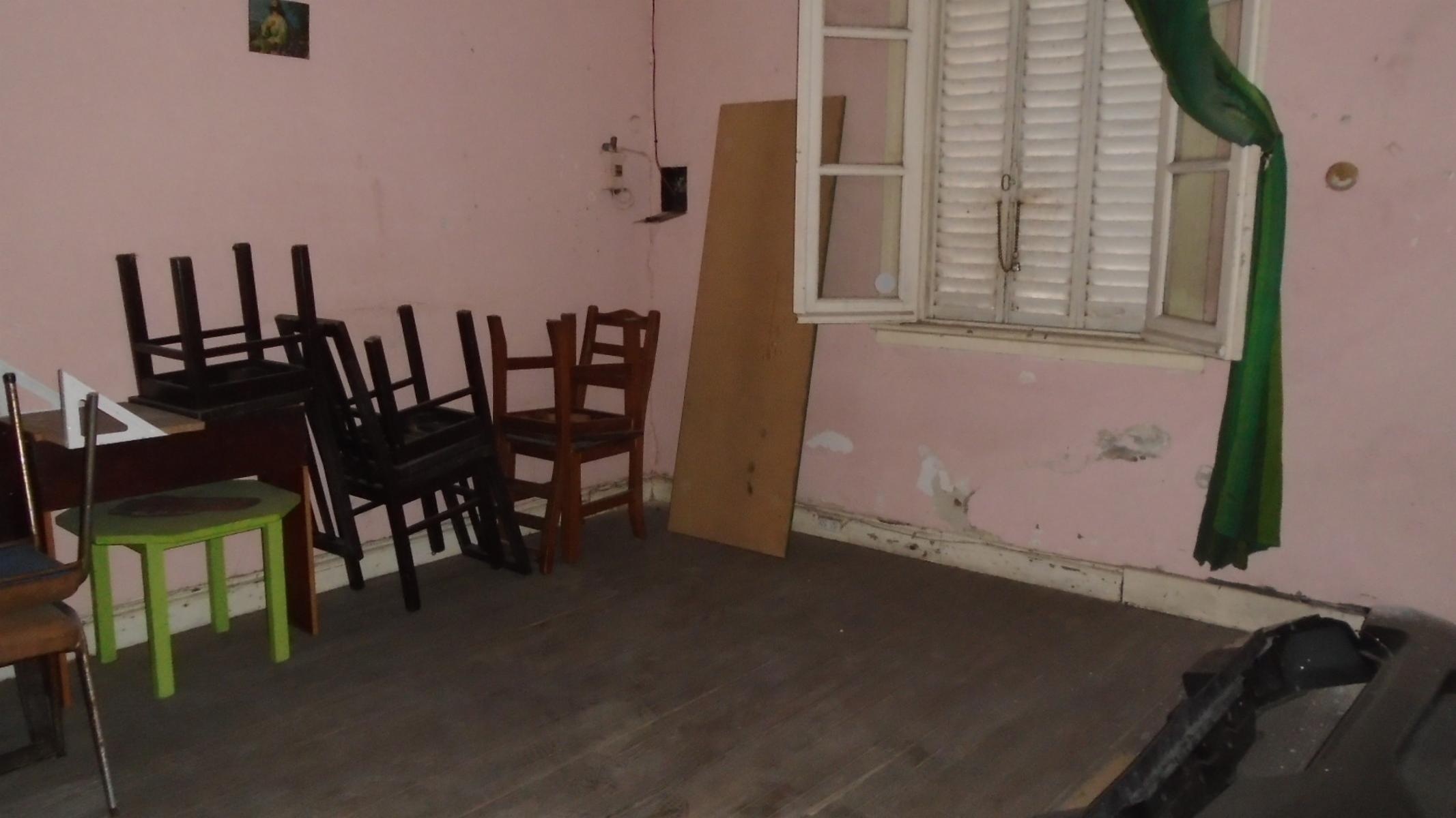 Casa 6amb en esquina en Pasajes de Parque Chacabuco Ideal 2 Flias A RECICLAR — foto 7