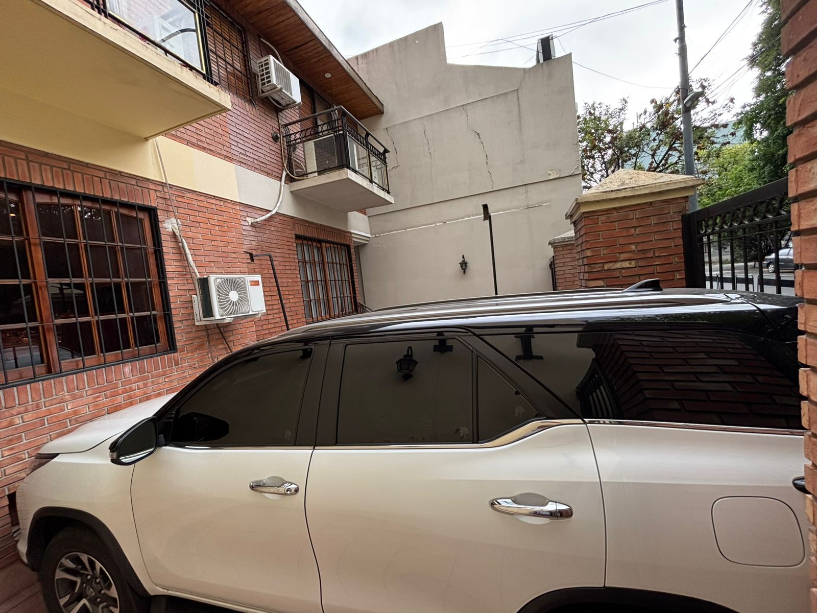 4amb DUPLEX cochera patio 3 baños EXCELENTE - 3