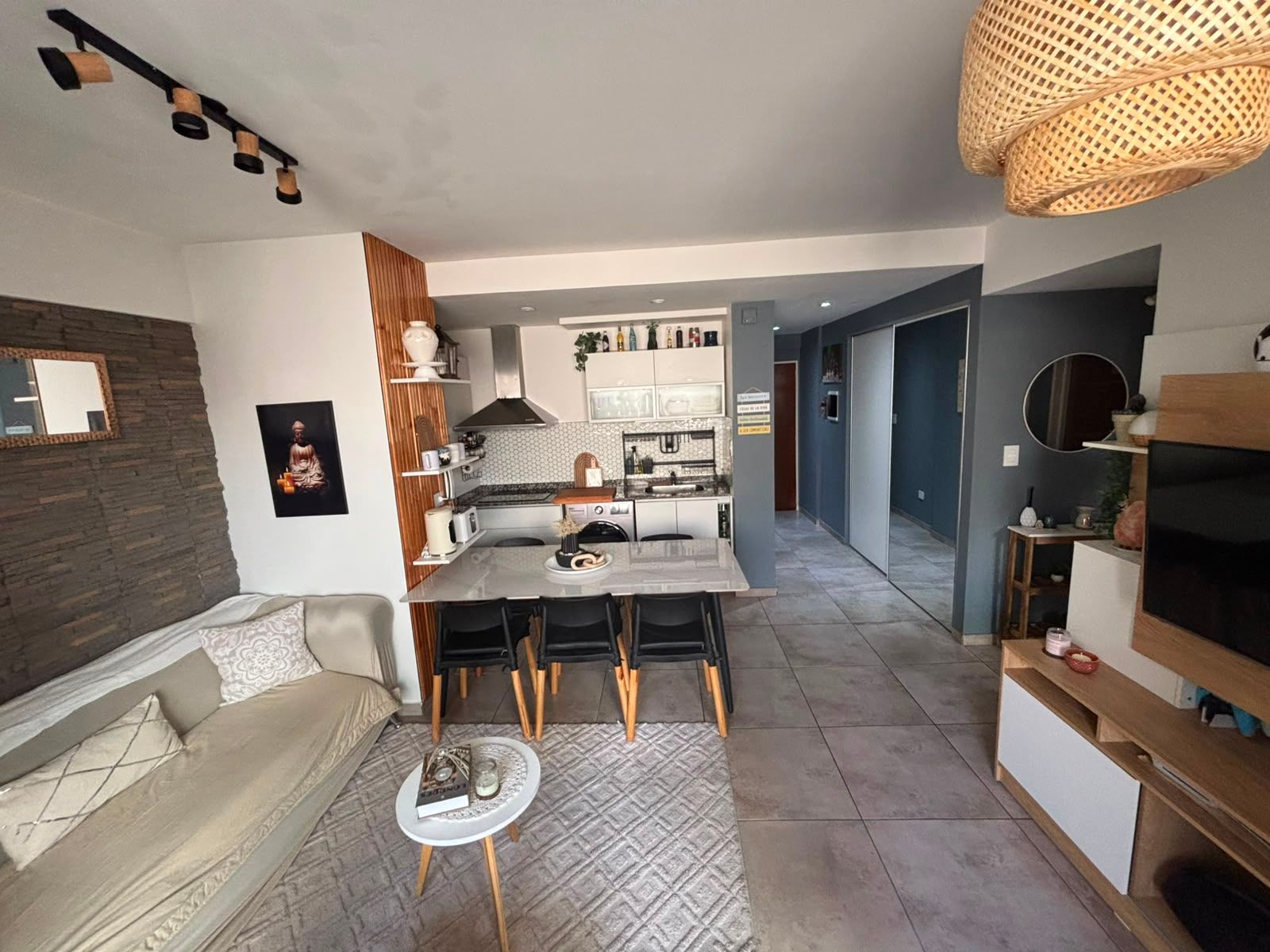 Hermoso Departamento de 2 1/2 Ambientes con Cochera (Apto Crédito) - 4
