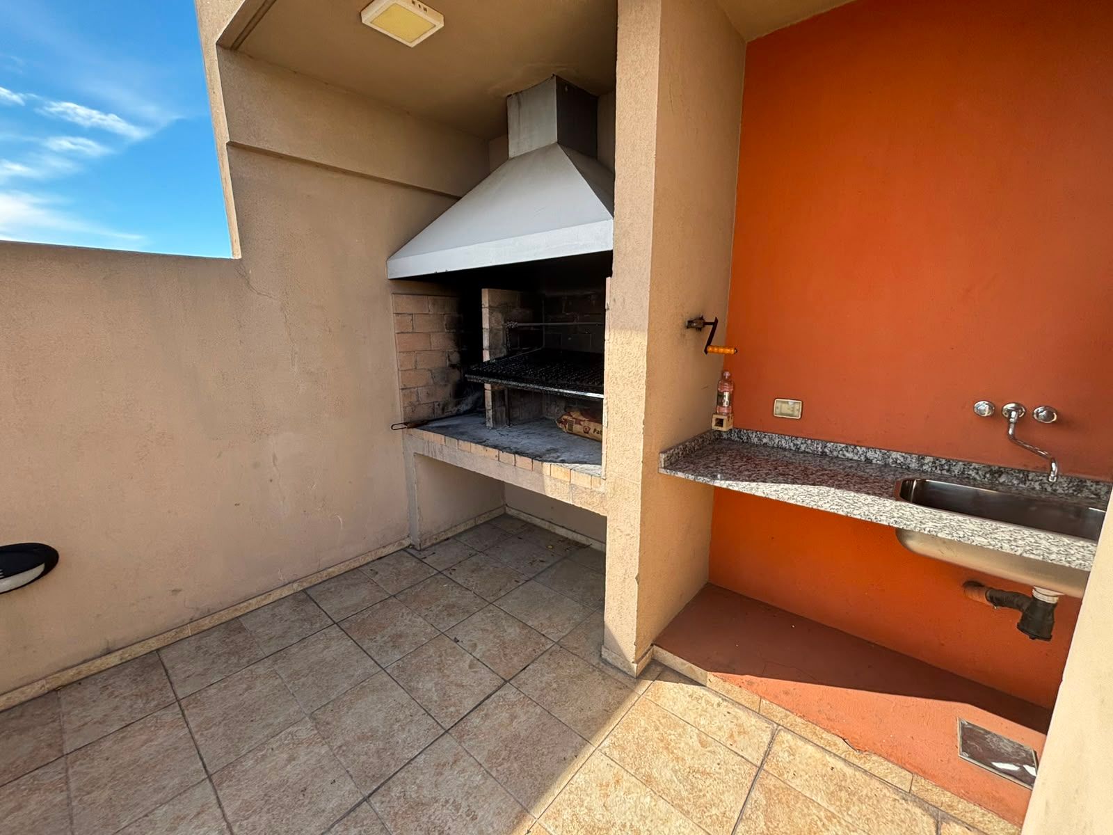 Hermoso Departamento de 2 1/2 Ambientes con Cochera (Apto Crédito) - 8