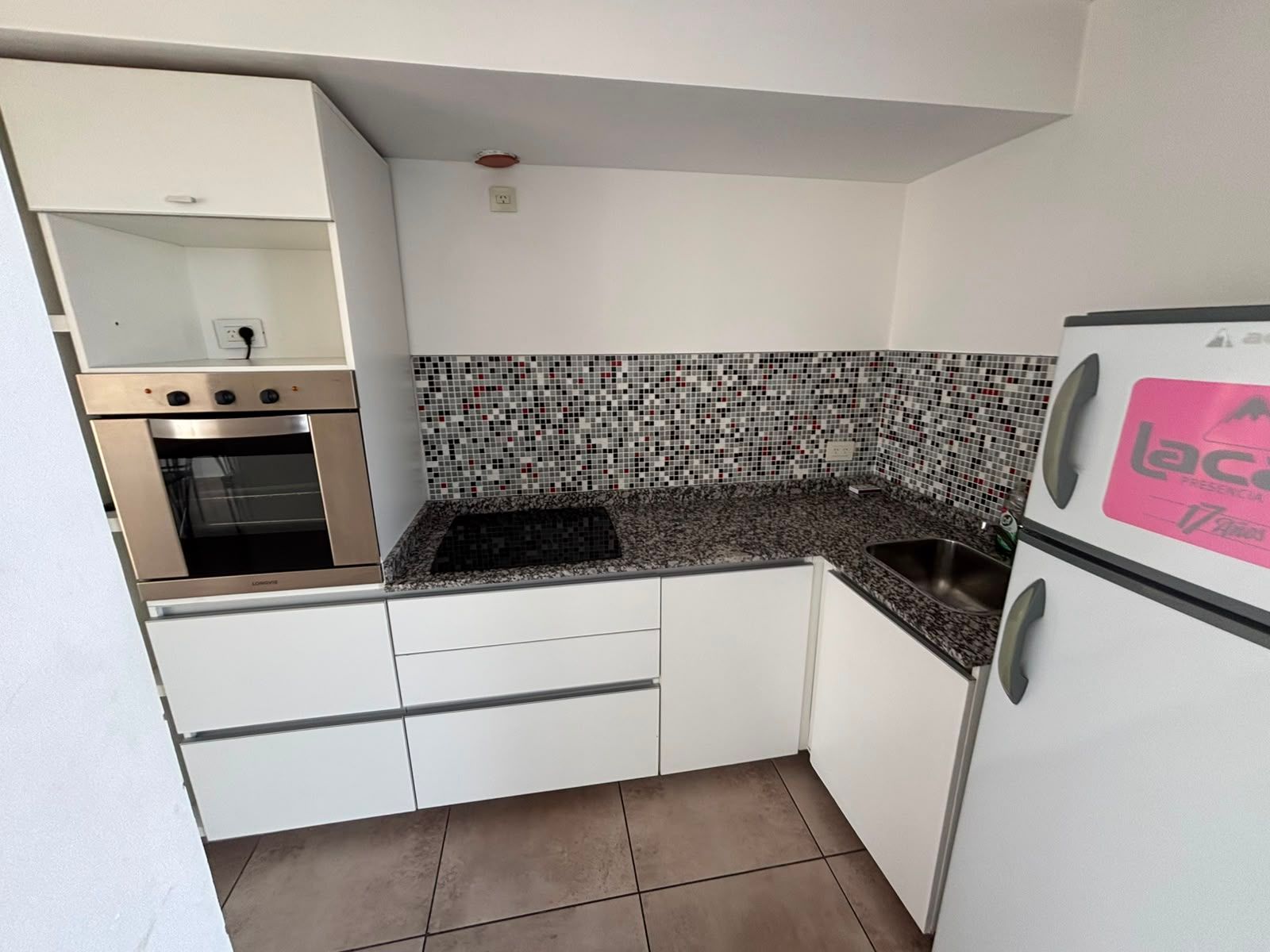 Hermoso Departamento de 2 1/2 Ambientes con Cochera (Apto Crédito) - 10