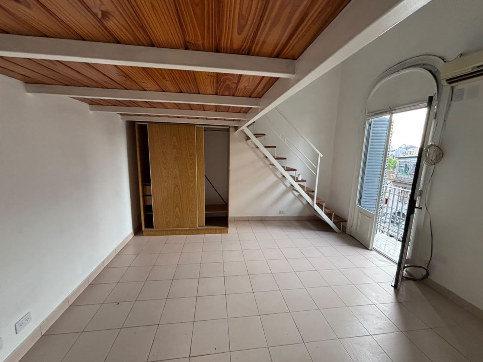 Departamento Monoambiente con Entrepiso en Balvanera — foto 4