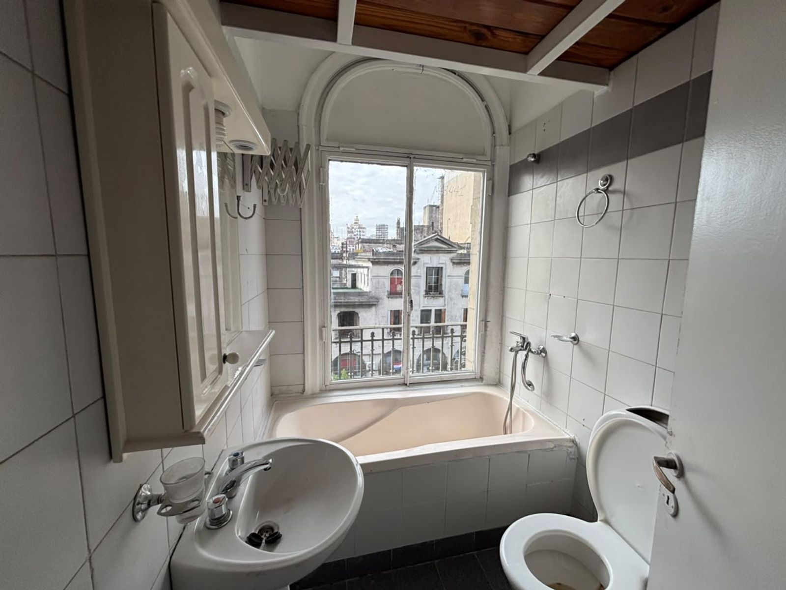 Departamento Monoambiente con Entrepiso en Balvanera — foto 9