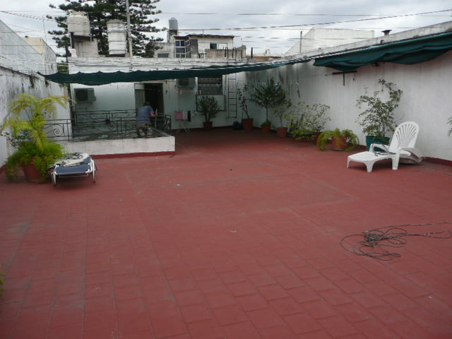 5amb Casa Loet 8,66x48mts garaje, patio cubierto, patio descubierto, jardin al fondo con parque y quincho, 3 baños, terraza — foto 11