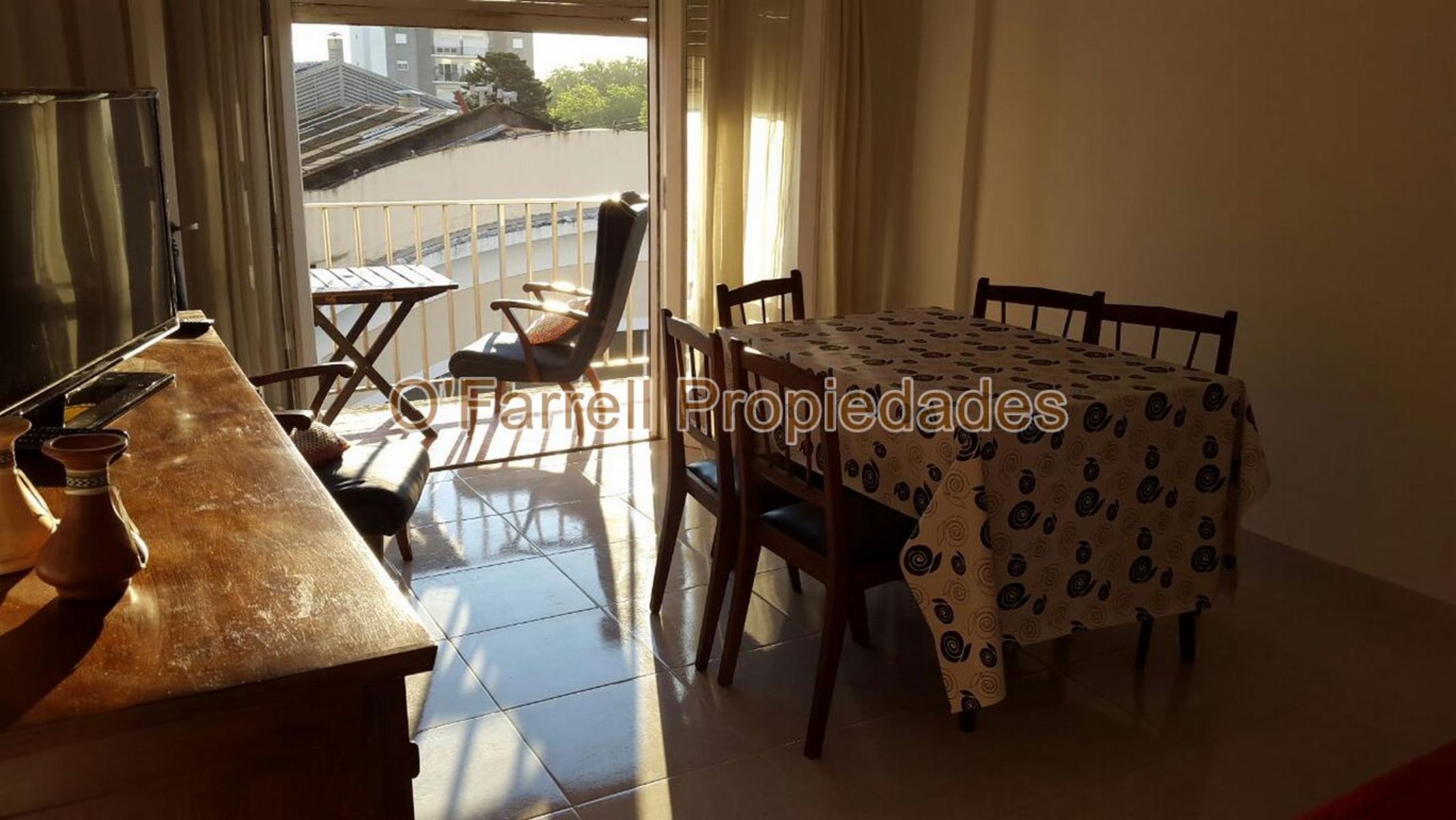 (VENTA 124) Calle 18 esq. 21 - Miramar. Departamento en Venta.