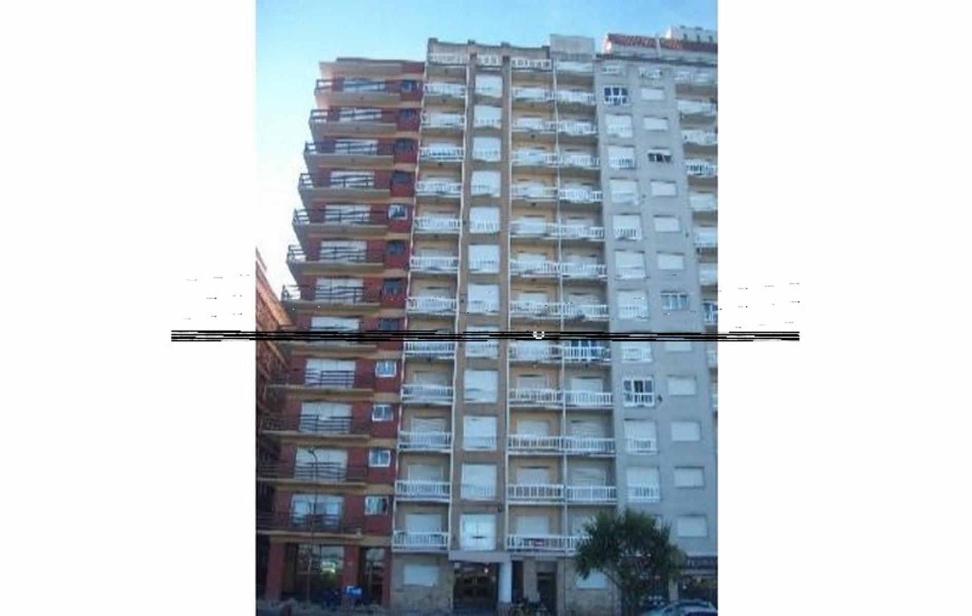 (VENTA 52) Calle 14 e/ 9 y 11 - Miramar. Departamento en Venta. — foto 2