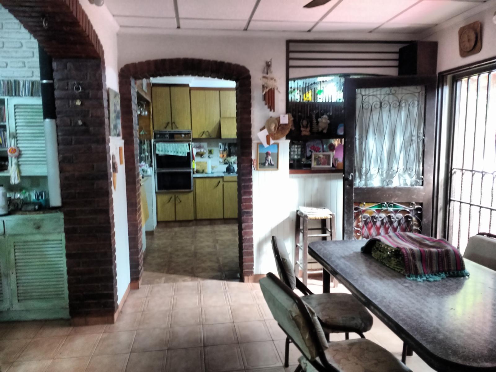 Confortable chalet en Parque Quirno. 4 dormitorios. 3 baños. APTO CRÉDITO. — foto 3