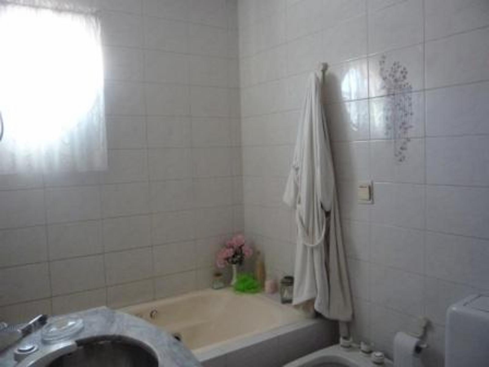DOS DEPARTAMENTOS EN BLOCK EN PARQUE JOHNSTON. EXCELENTES JUNTOS COMO UNA SOLA VIVIENDA O SEPARADOS. — foto 2