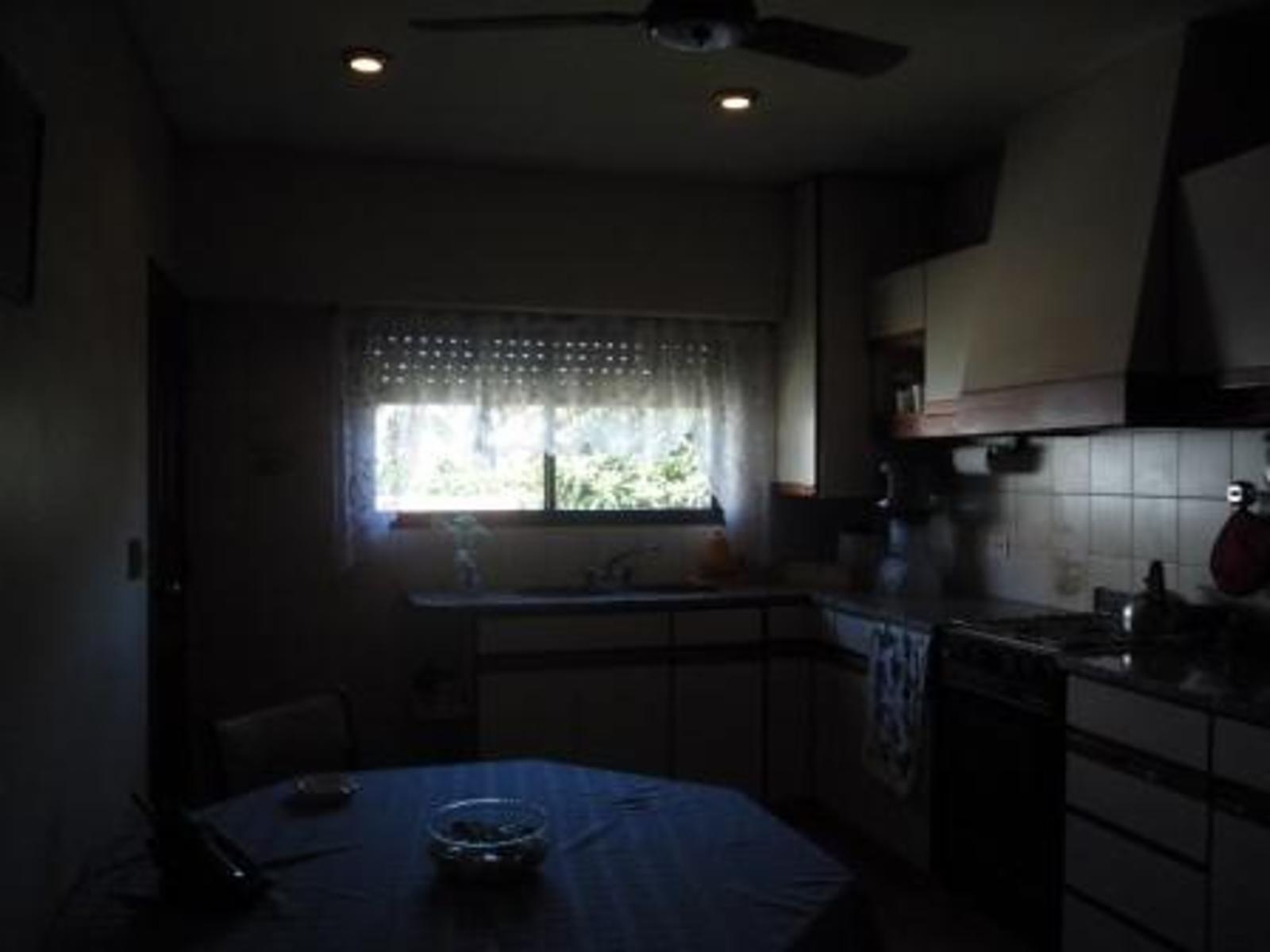 DOS DEPARTAMENTOS EN BLOCK EN PARQUE JOHNSTON. EXCELENTES JUNTOS COMO UNA SOLA VIVIENDA O SEPARADOS. — foto 3