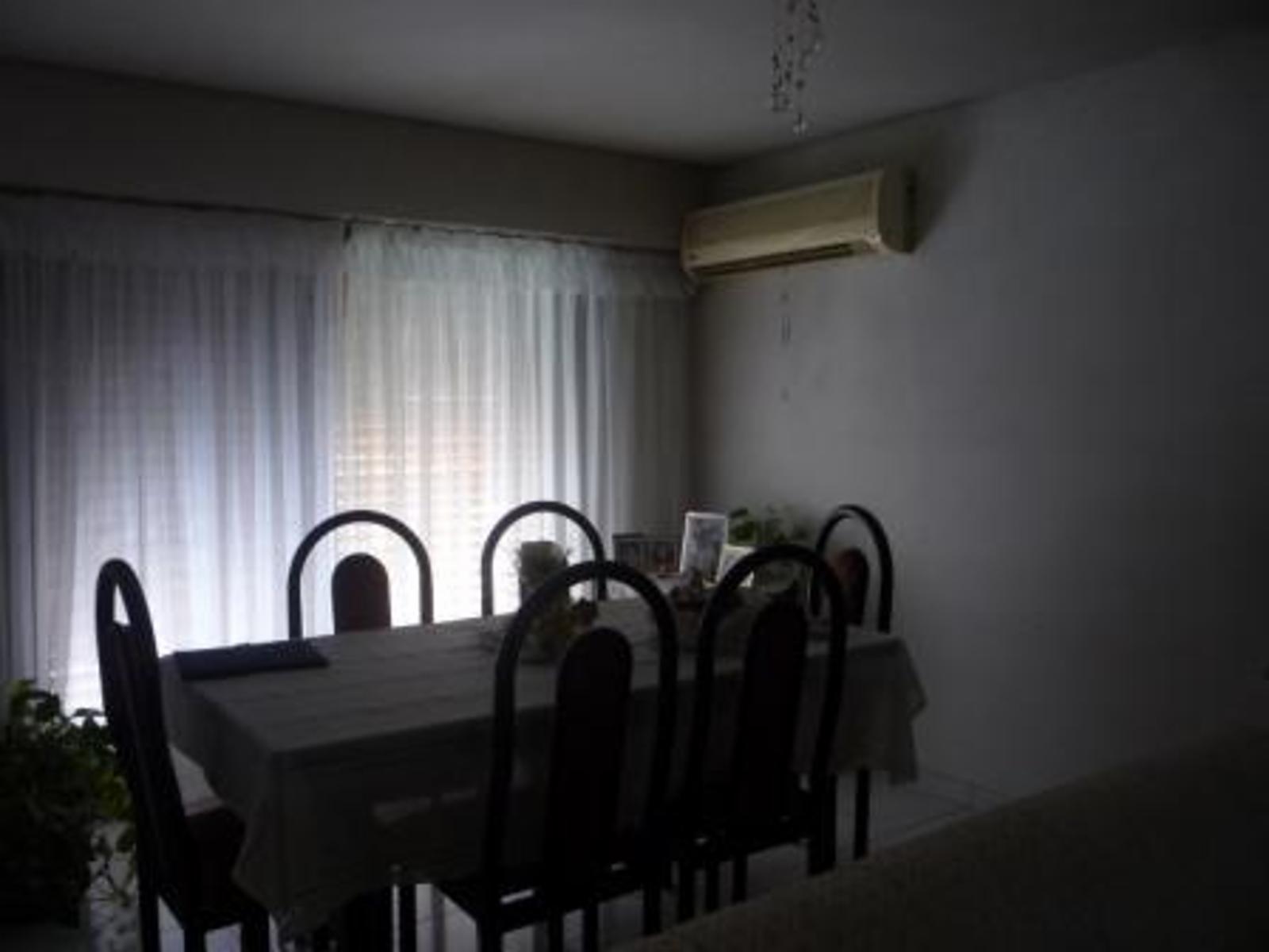 DOS DEPARTAMENTOS EN BLOCK EN PARQUE JOHNSTON. EXCELENTES JUNTOS COMO UNA SOLA VIVIENDA O SEPARADOS. — foto 9