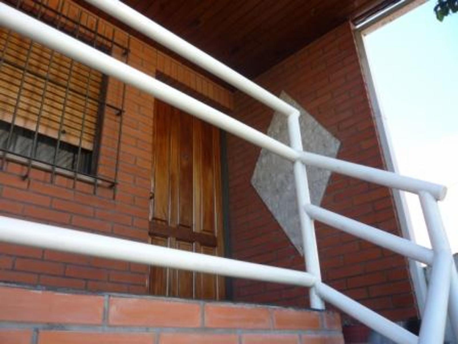 DOS DEPARTAMENTOS EN BLOCK EN PARQUE JOHNSTON. EXCELENTES JUNTOS COMO UNA SOLA VIVIENDA O SEPARADOS. — foto 11
