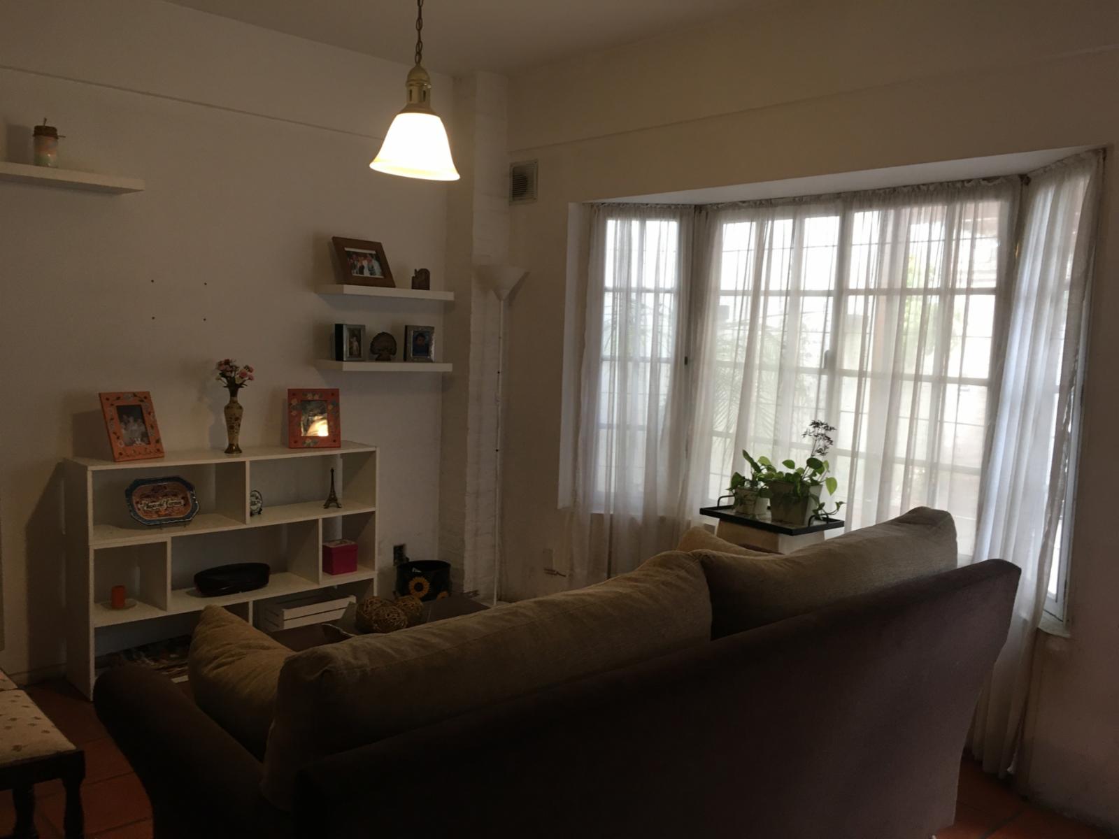 COMODÍSIMO TRÍPLEX .PIZZURNO E/HANDEL Y CTO.BERNARDI,PARQUE QUIRNO.deal para una familia joven, con amplio espacio para disfrutar. Muy buena ubicación. — foto 2