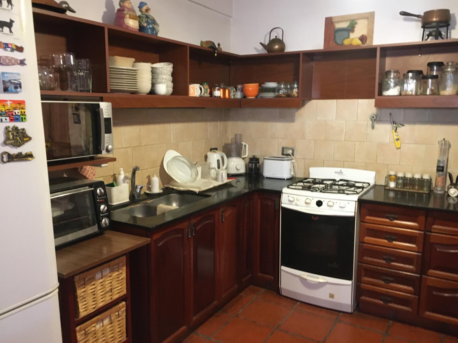 COMODÍSIMO TRÍPLEX .PIZZURNO E/HANDEL Y CTO.BERNARDI,PARQUE QUIRNO.deal para una familia joven, con amplio espacio para disfrutar. Muy buena ubicación. — foto 5