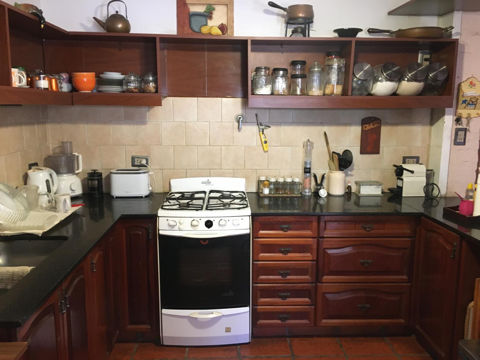 COMODÍSIMO TRÍPLEX .PIZZURNO E/HANDEL Y CTO.BERNARDI,PARQUE QUIRNO.deal para una familia joven, con amplio espacio para disfrutar. Muy buena ubicación. — foto 9