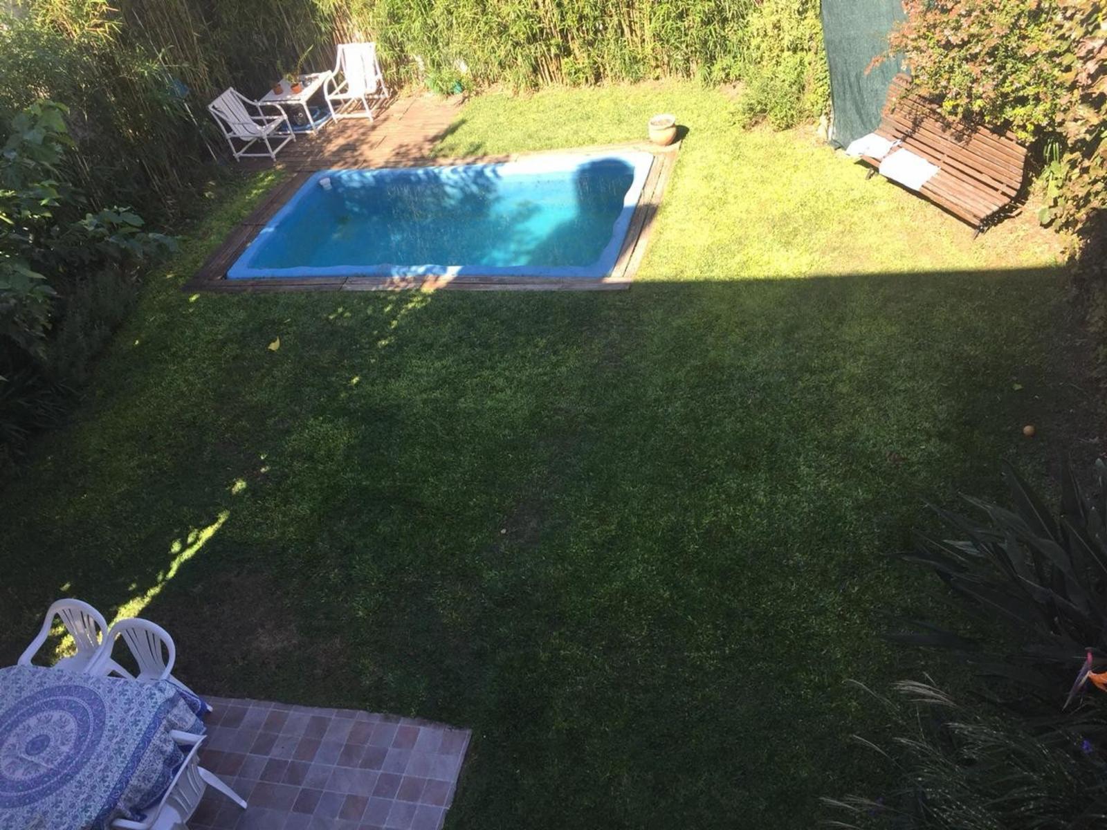 Amplia casa en dos plantas.Con piscina y fondo.Bolívar casi Argerich.Hurlingham.ACEPTA MENOR VALOR — foto 12