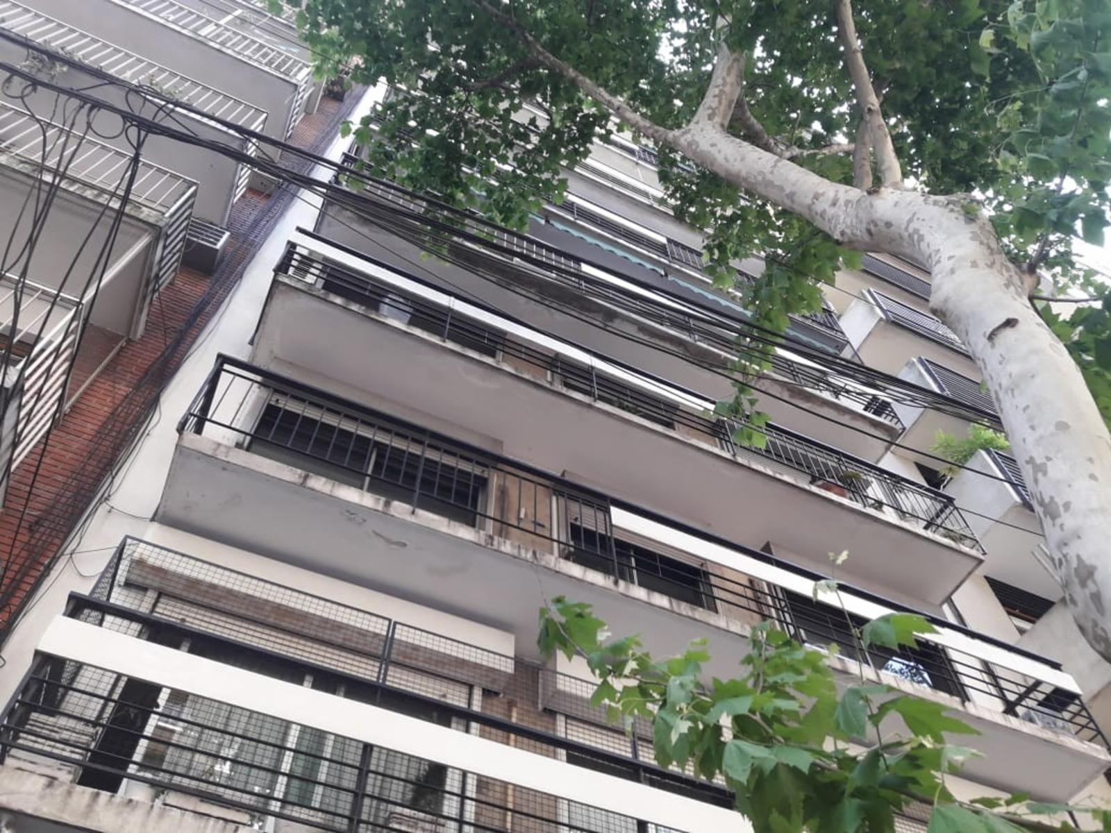 BARRIO NORTE, SEMI-PISO DE 3 AMBIENTES CON COCHERA EN 9º PISO AL FRENTE — foto 2