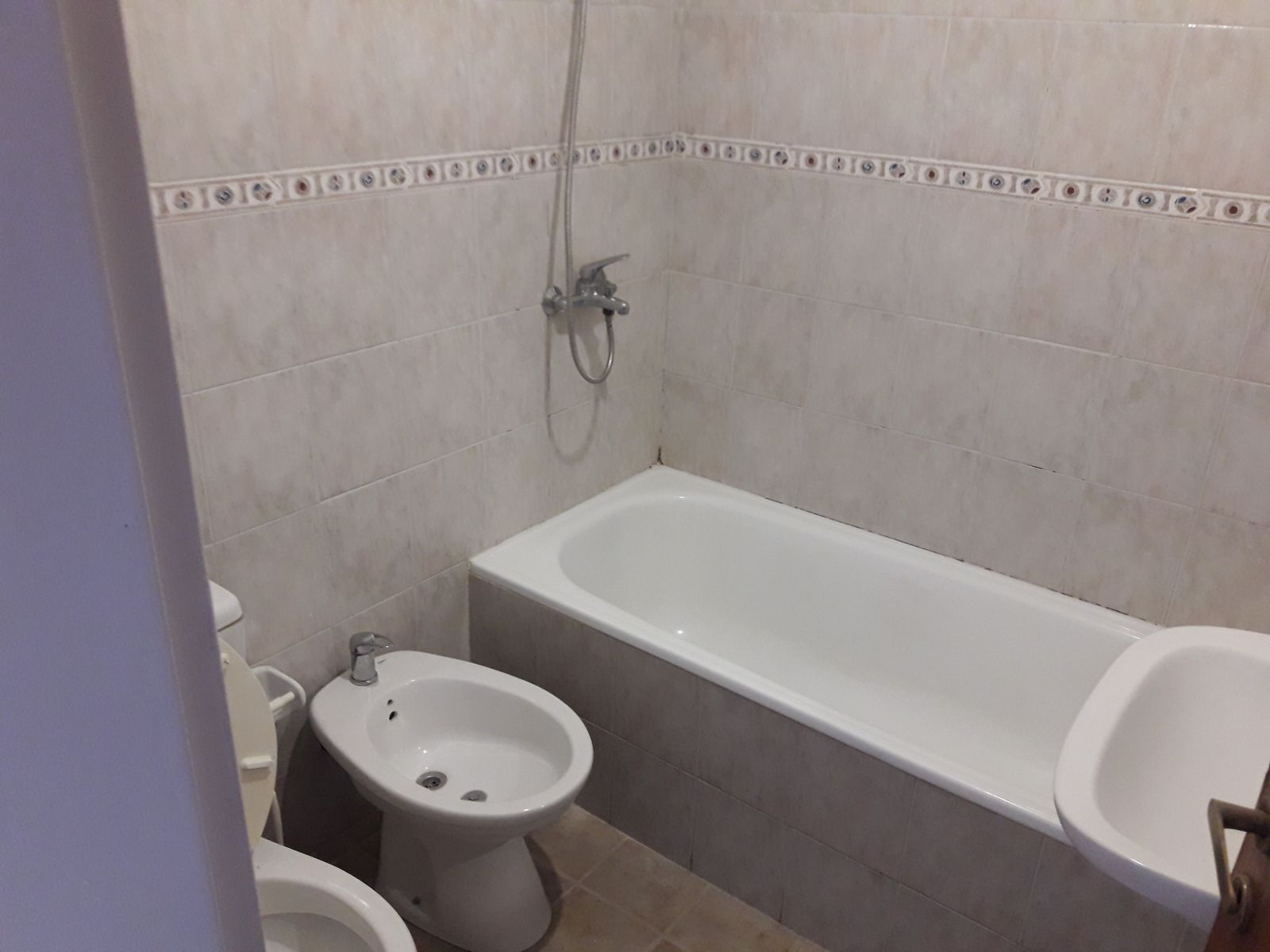 EXCELENTE DEPARTAMENTO DE 2 AMBIENTES EN PLENO CENTRO DE PALOMAR - 3