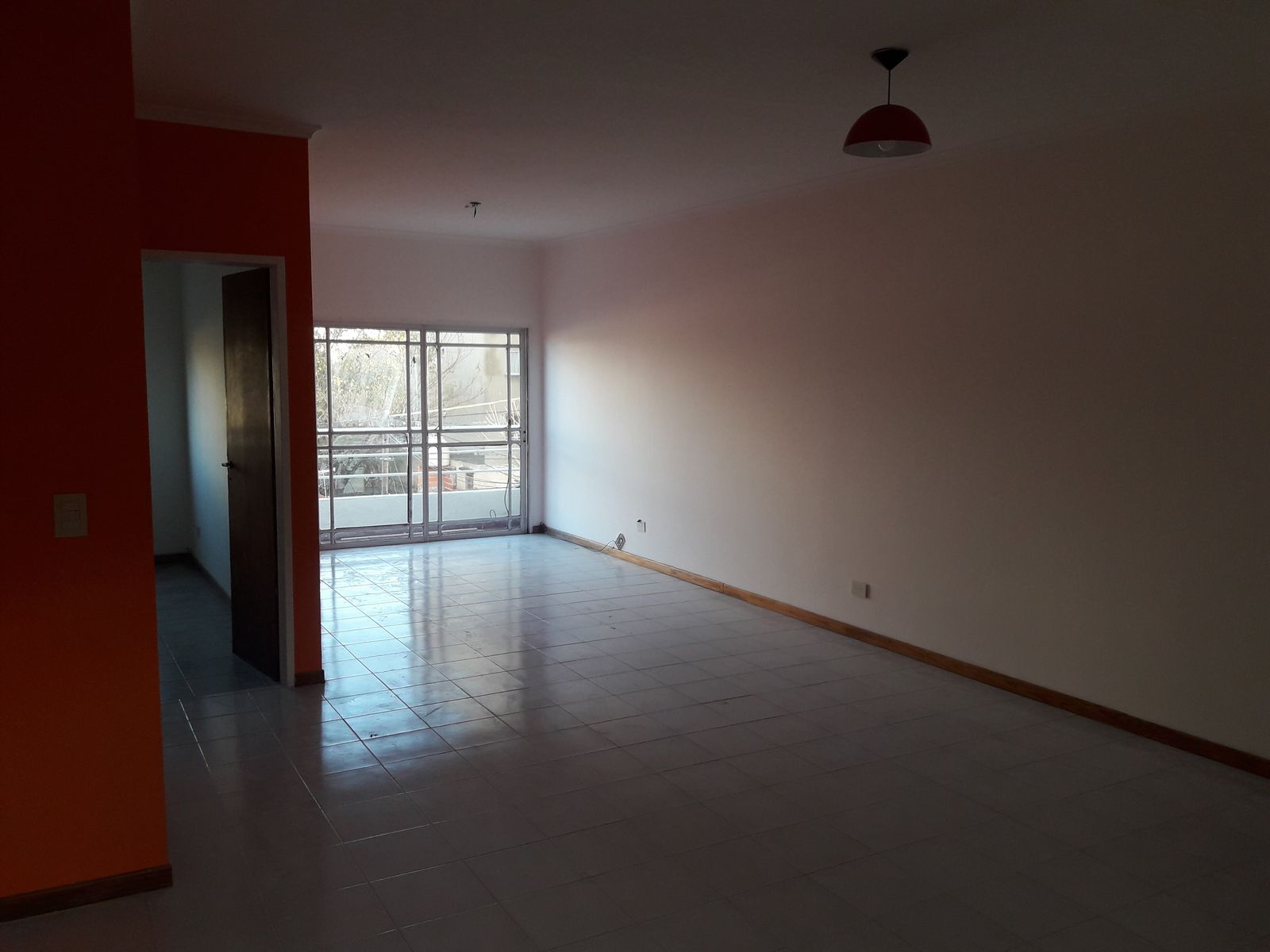 EXCELENTE DEPARTAMENTO DE 2 AMBIENTES EN PLENO CENTRO DE PALOMAR - 5
