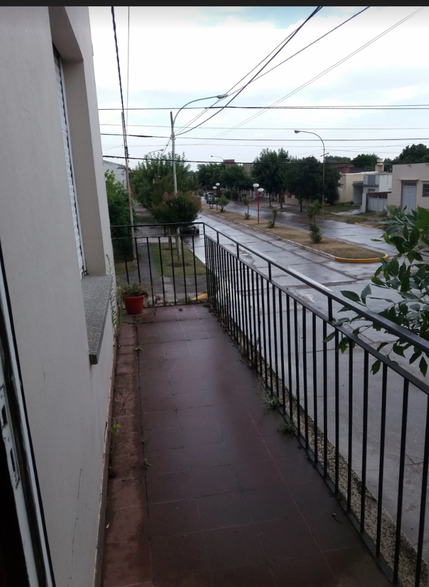 VENDO CASA CON AMPLIO LOCAL EN SAN CAYETANO — foto 7