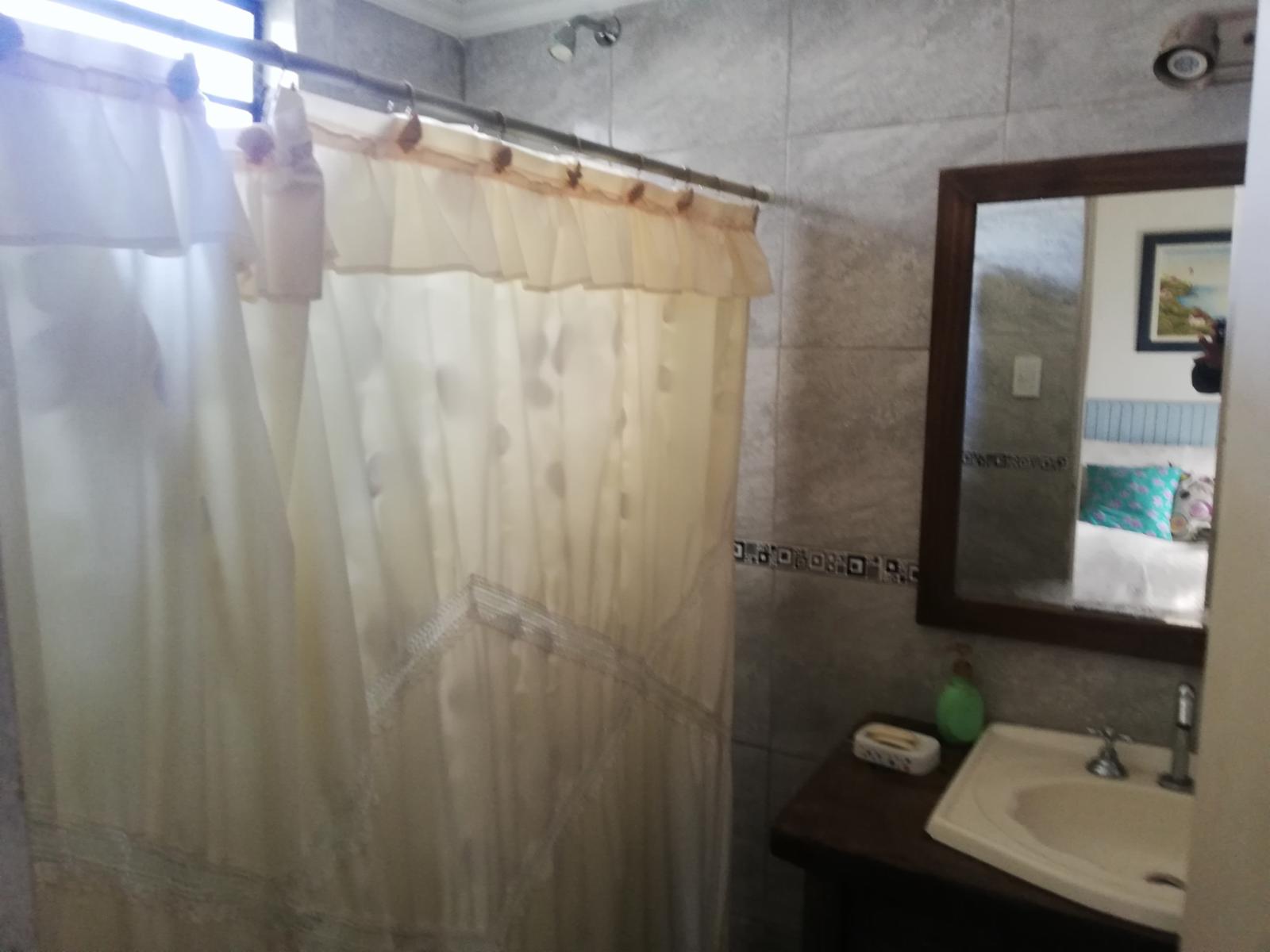 VENDO GALPON C/DEPTO NUEVO EN QUEQUEN - 6