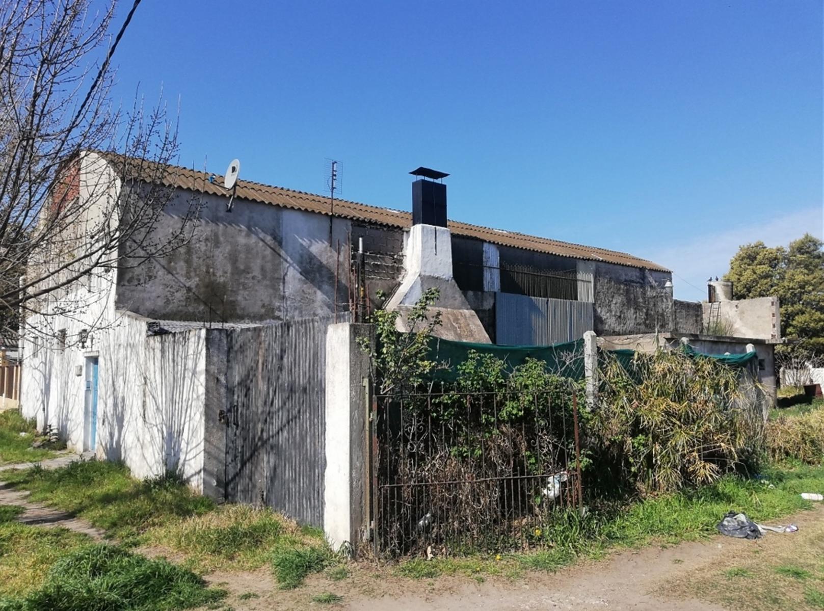 VENDO GALPON C/DEPTO NUEVO EN QUEQUEN - 22