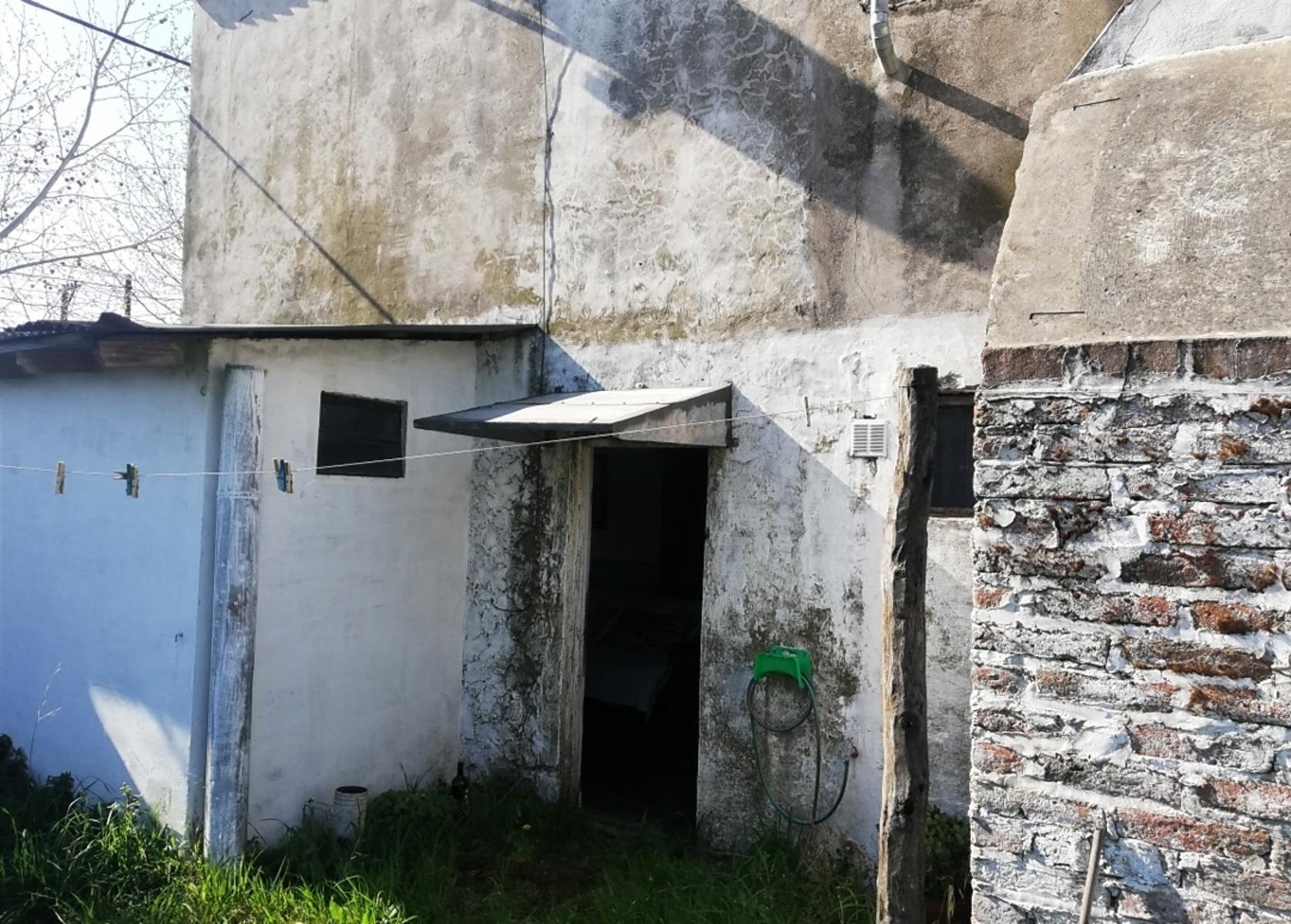 VENDO GALPON C/DEPTO NUEVO EN QUEQUEN - 25