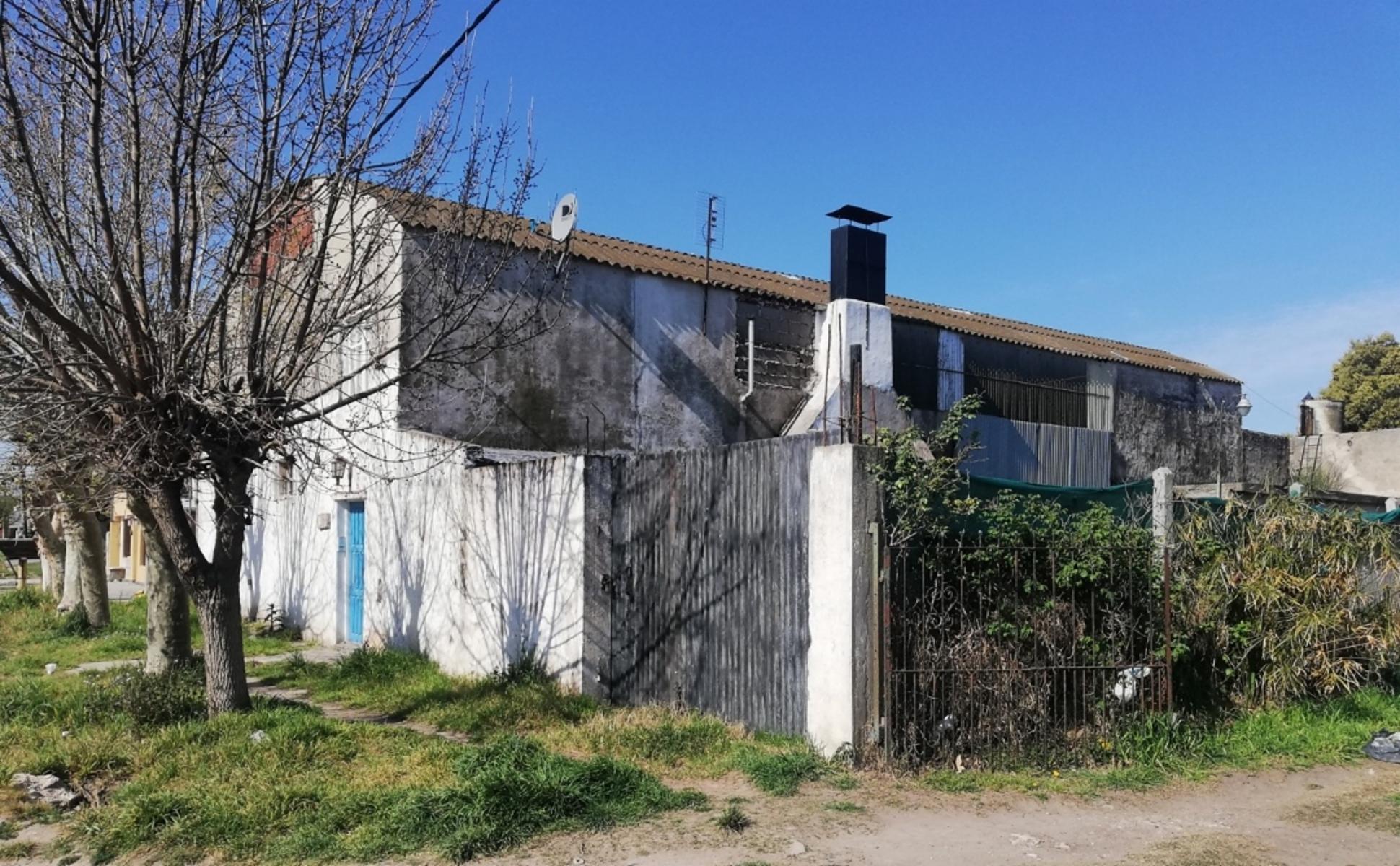 VENDO GALPON C/DEPTO NUEVO EN QUEQUEN - 31