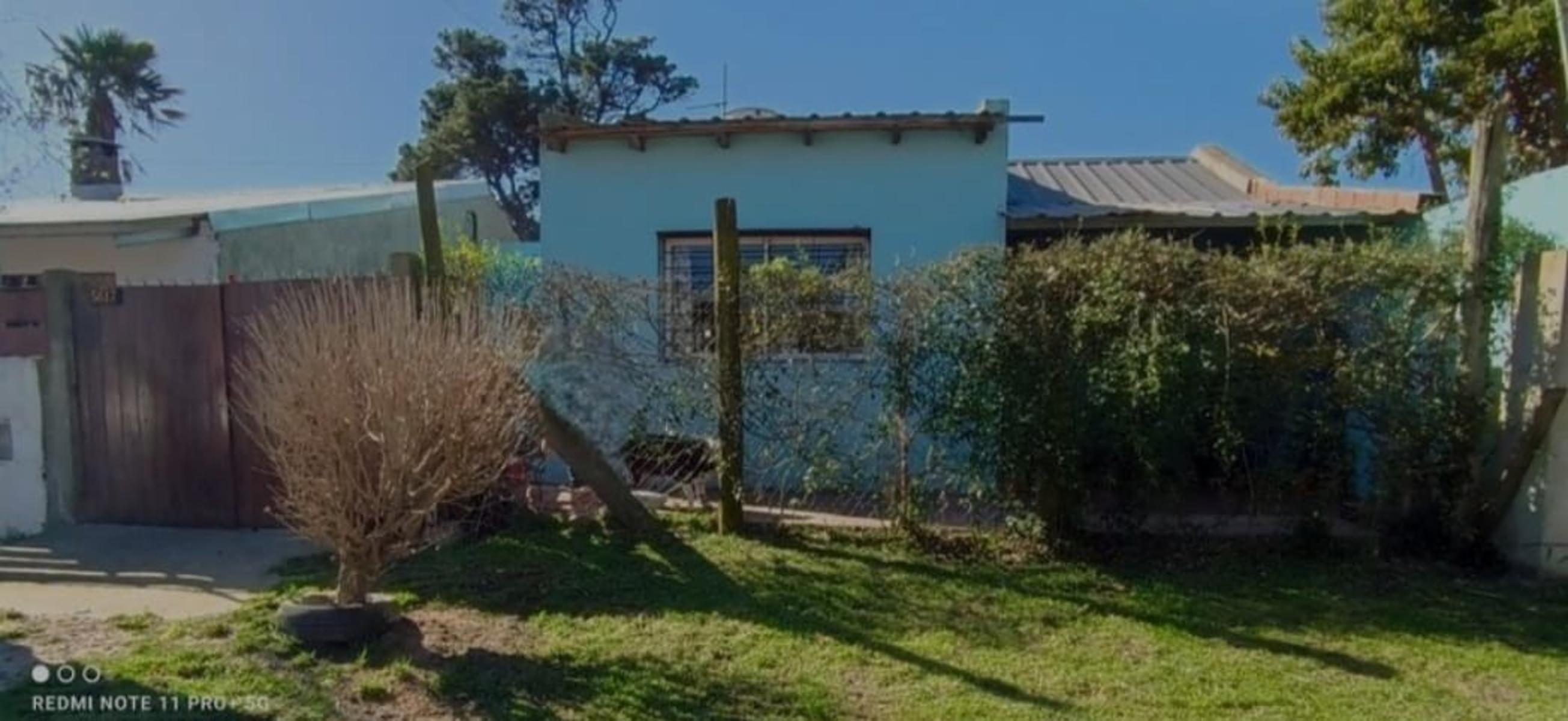 VENDO CASA 4 AMB CON TROTADORA PARA 2 AUTOS