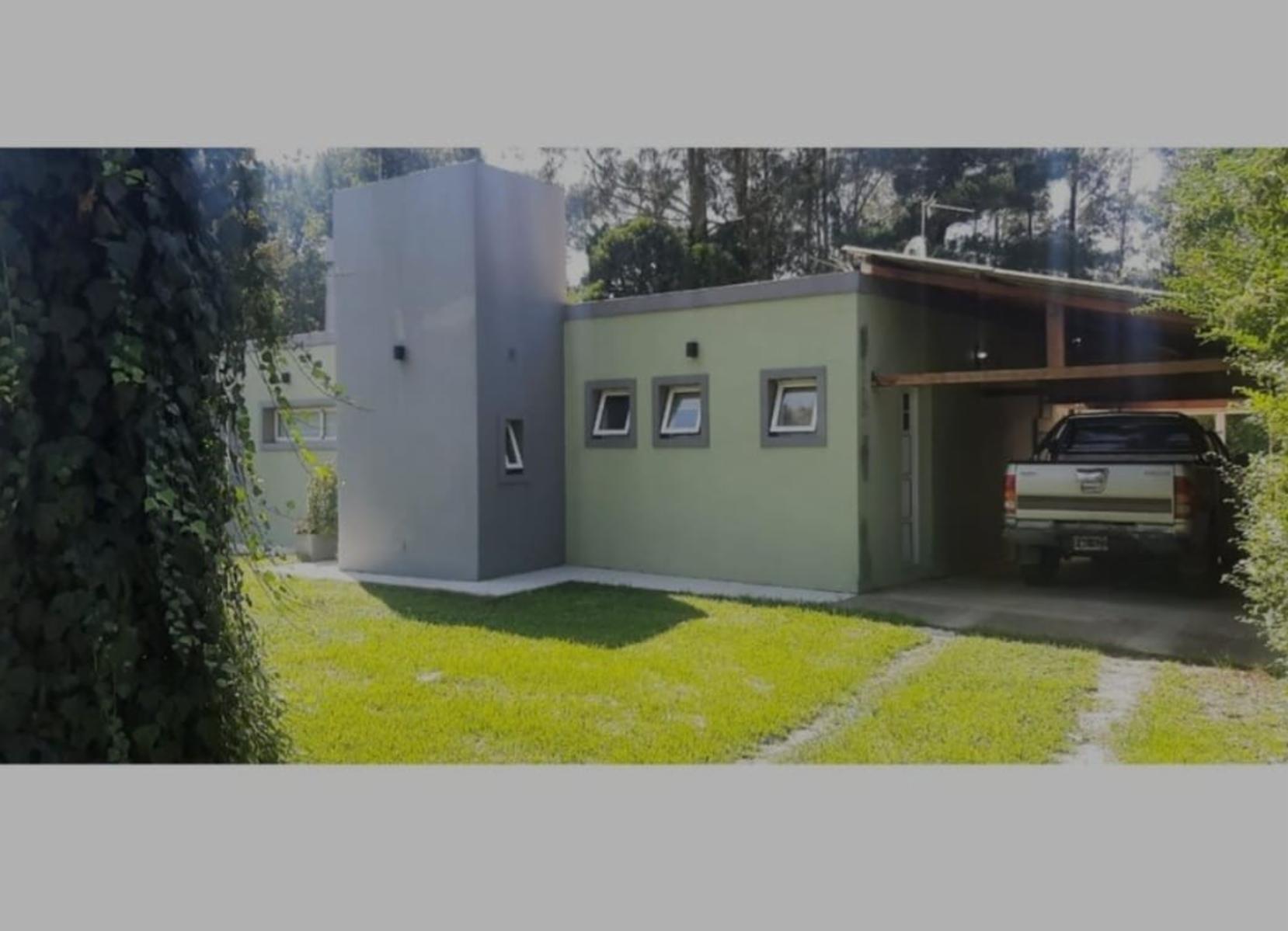 VENDO CASA MINIMALISTA CON PEQUEÑA CABAÑA