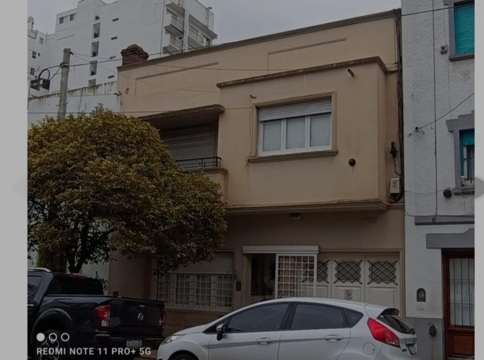 VENDO CHALET 6 AMBIENTES CON GARAGE