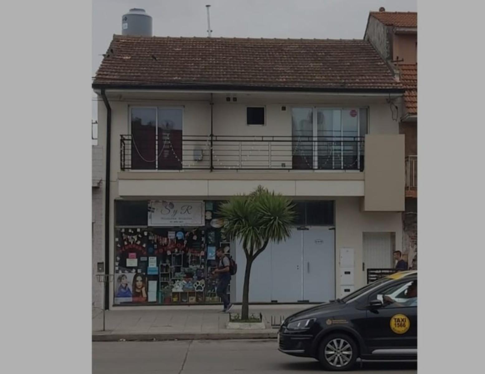 VENDO PROPIEDAD EN BLOCK LOCALES Y DEPTOS