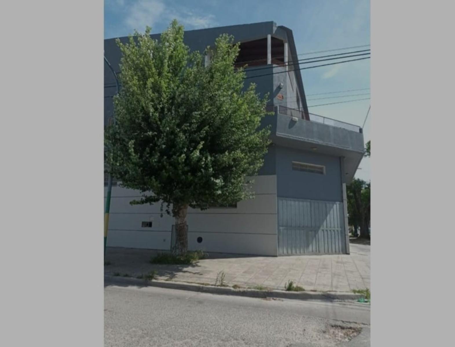 VENDO CASA EN PLANTA ALTA CON GALPÓN LOCAL Y GARAJE — foto 2