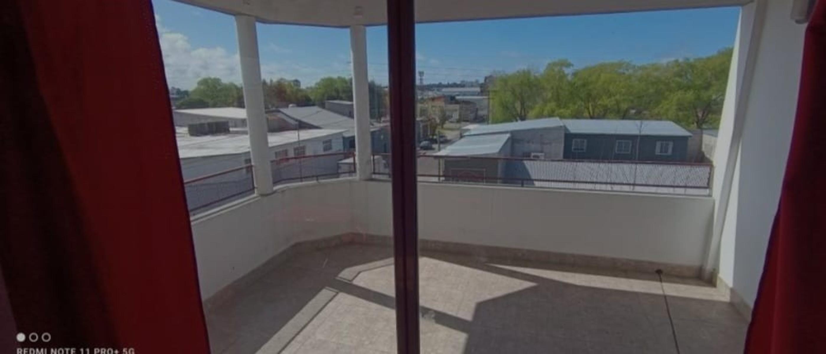 VENDO CASA EN PLANTA ALTA CON GALPÓN LOCAL Y GARAJE — foto 11