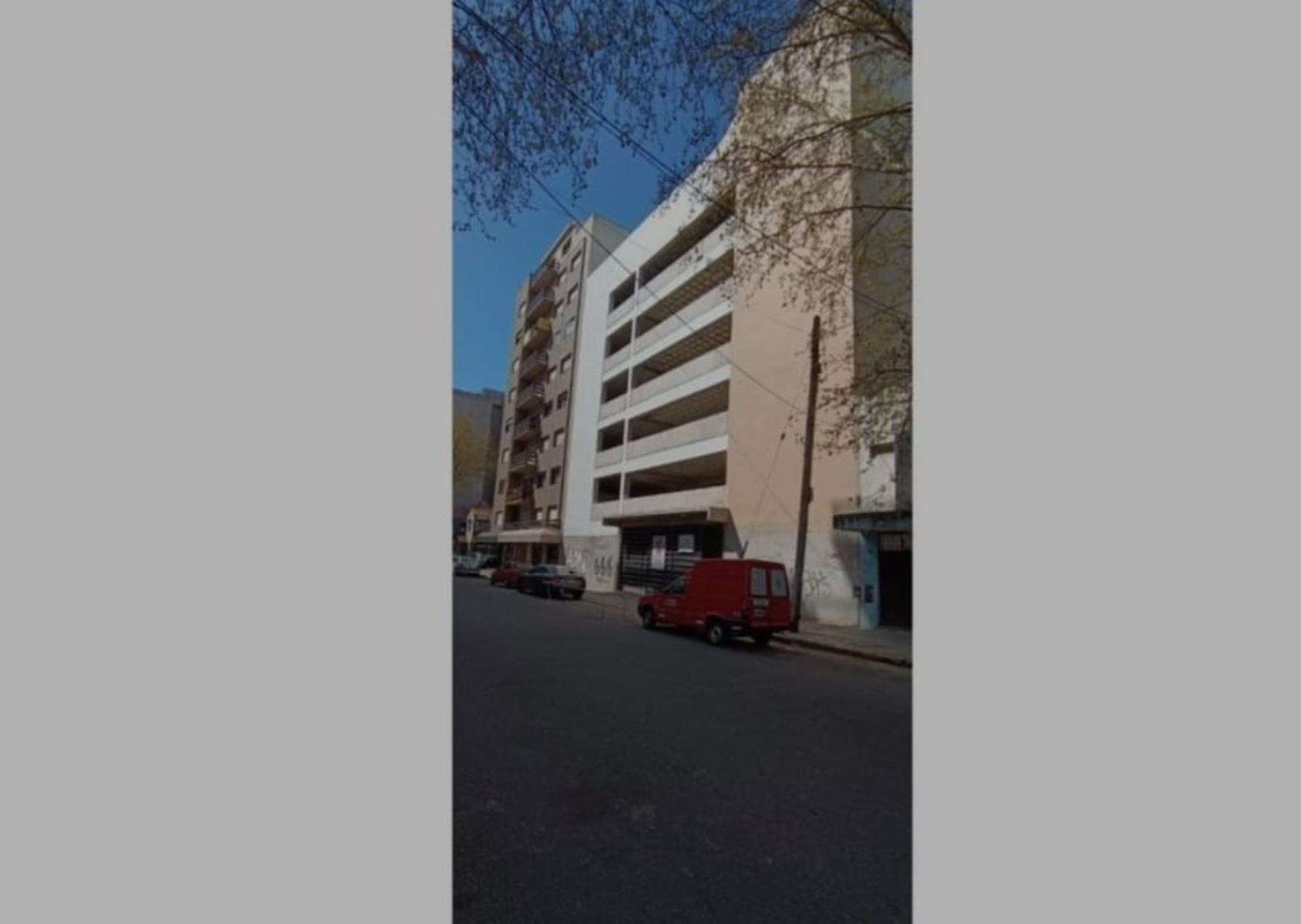 VENDO EDIFICIO DE COCHERAS CON MUY BUENA RENTA