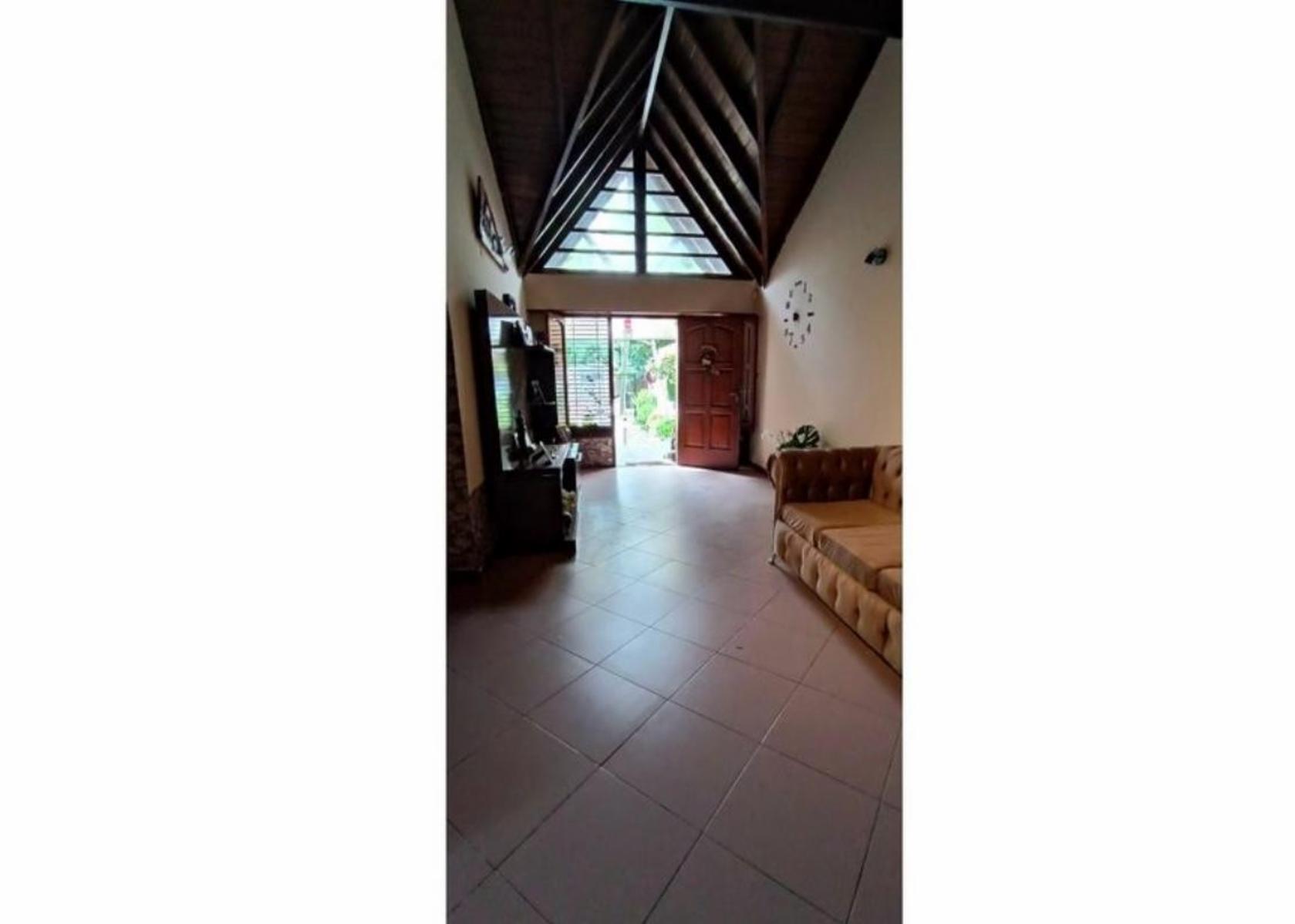 VENDO CHALET 4 AMBIENTES (CAISAMAR) TOMA PERMUTA — foto 6