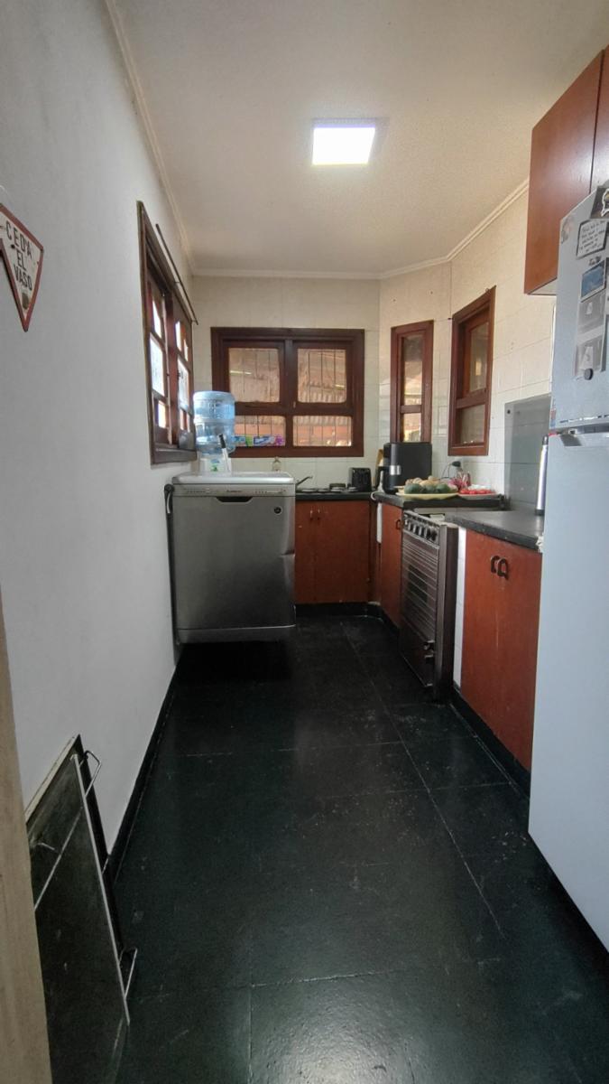VENDO CASA (ZONA COLEGIO ALEMAN)-NO APTA CREDITO