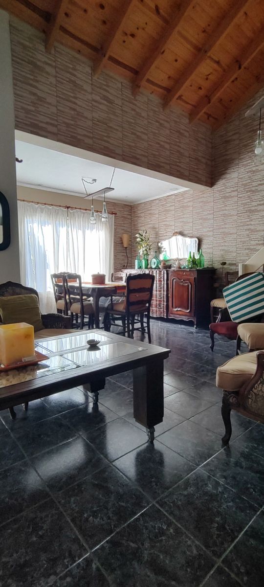 VENDO CASA CON PILETA EN BRIO SAN CAYETANO — foto 5