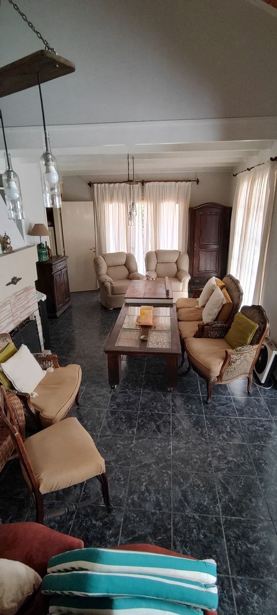 VENDO CASA CON PILETA EN BRIO SAN CAYETANO — foto 6