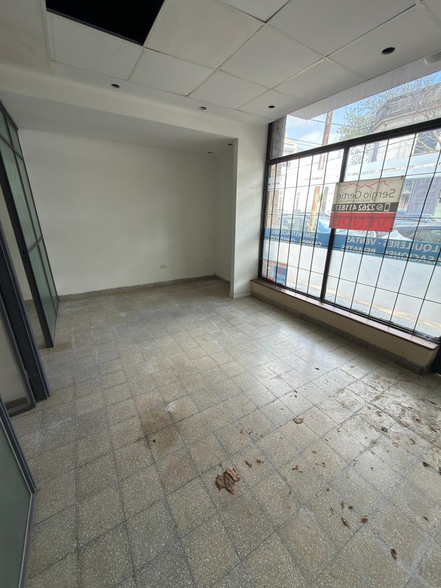 VENDO LOCAL COMERCIAL EN NECOCHEA - 1