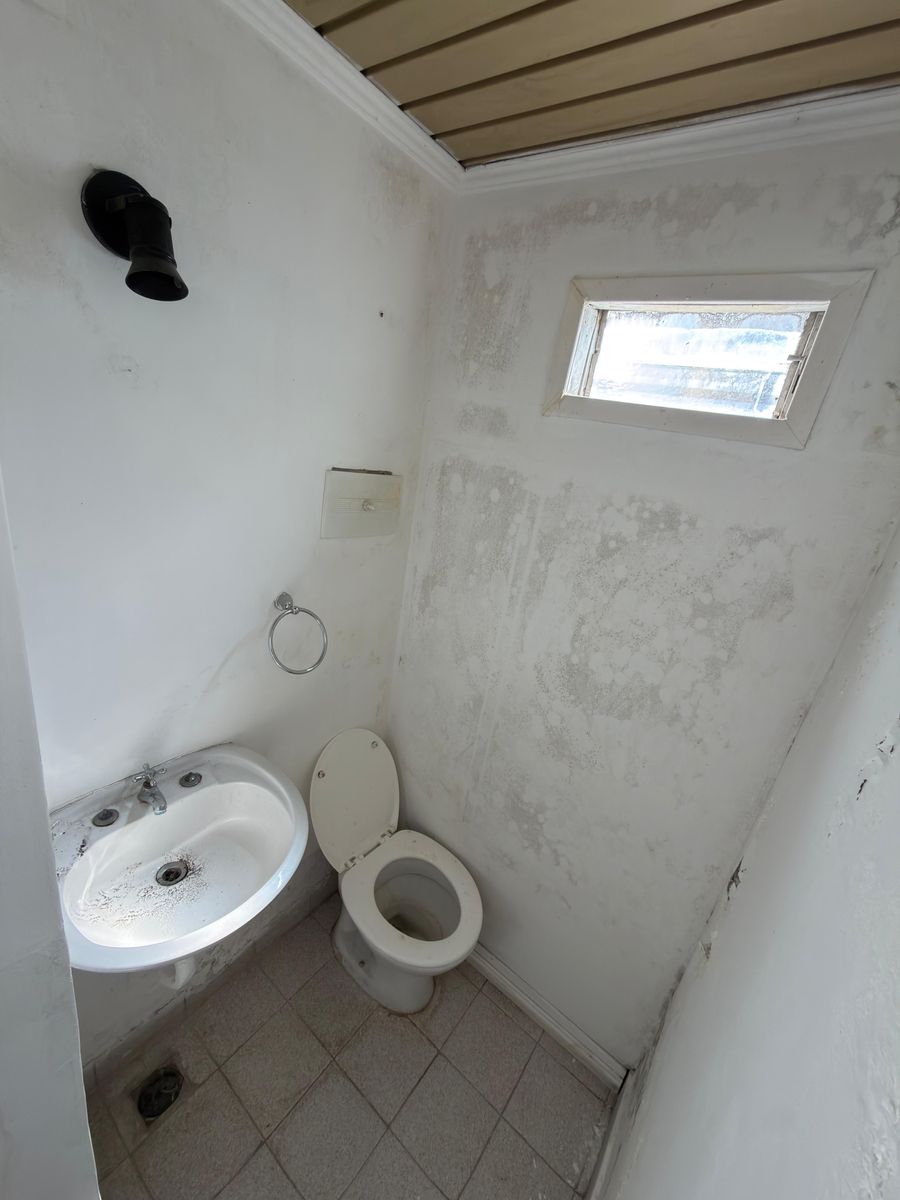 VENDO LOCAL COMERCIAL EN NECOCHEA - 3