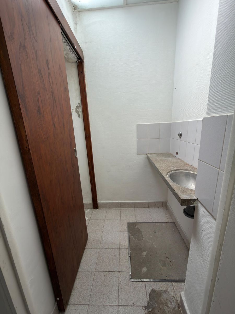 VENDO LOCAL COMERCIAL EN NECOCHEA - 4