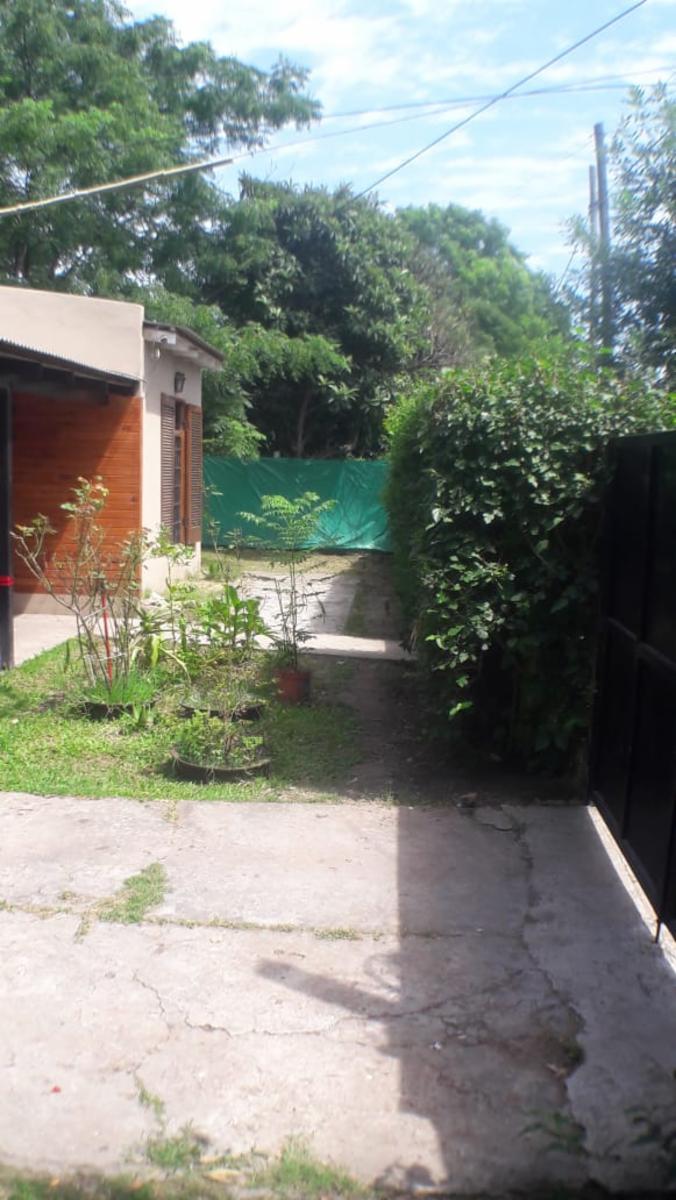 CASA EN VENTA céntrico a dos cuadras de Semana de Mayo. — foto 2